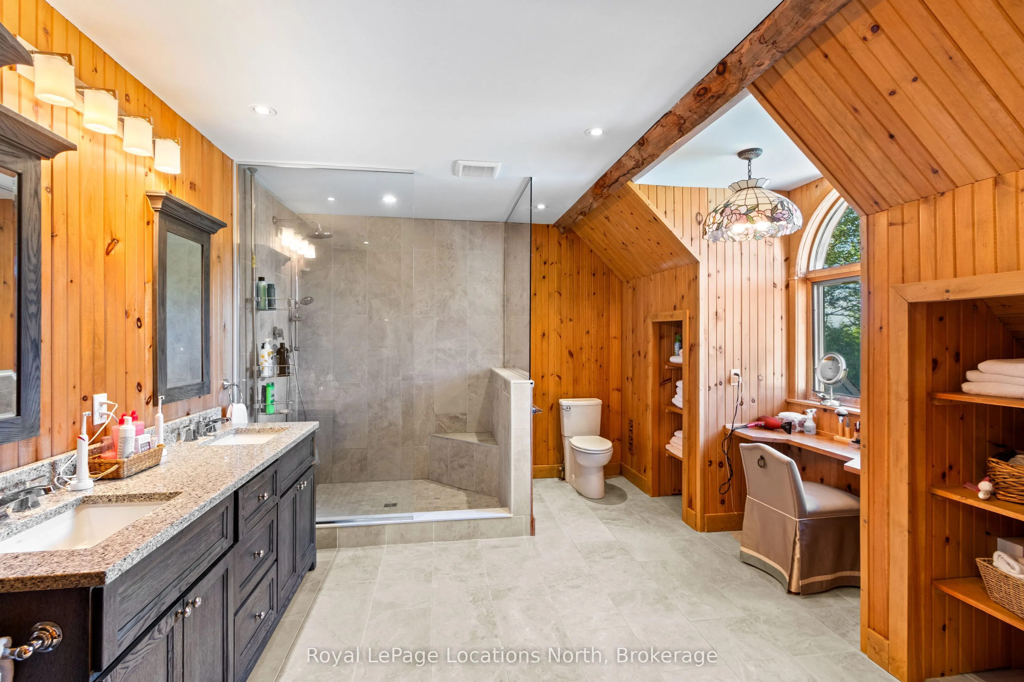 24 Oliver Crescent