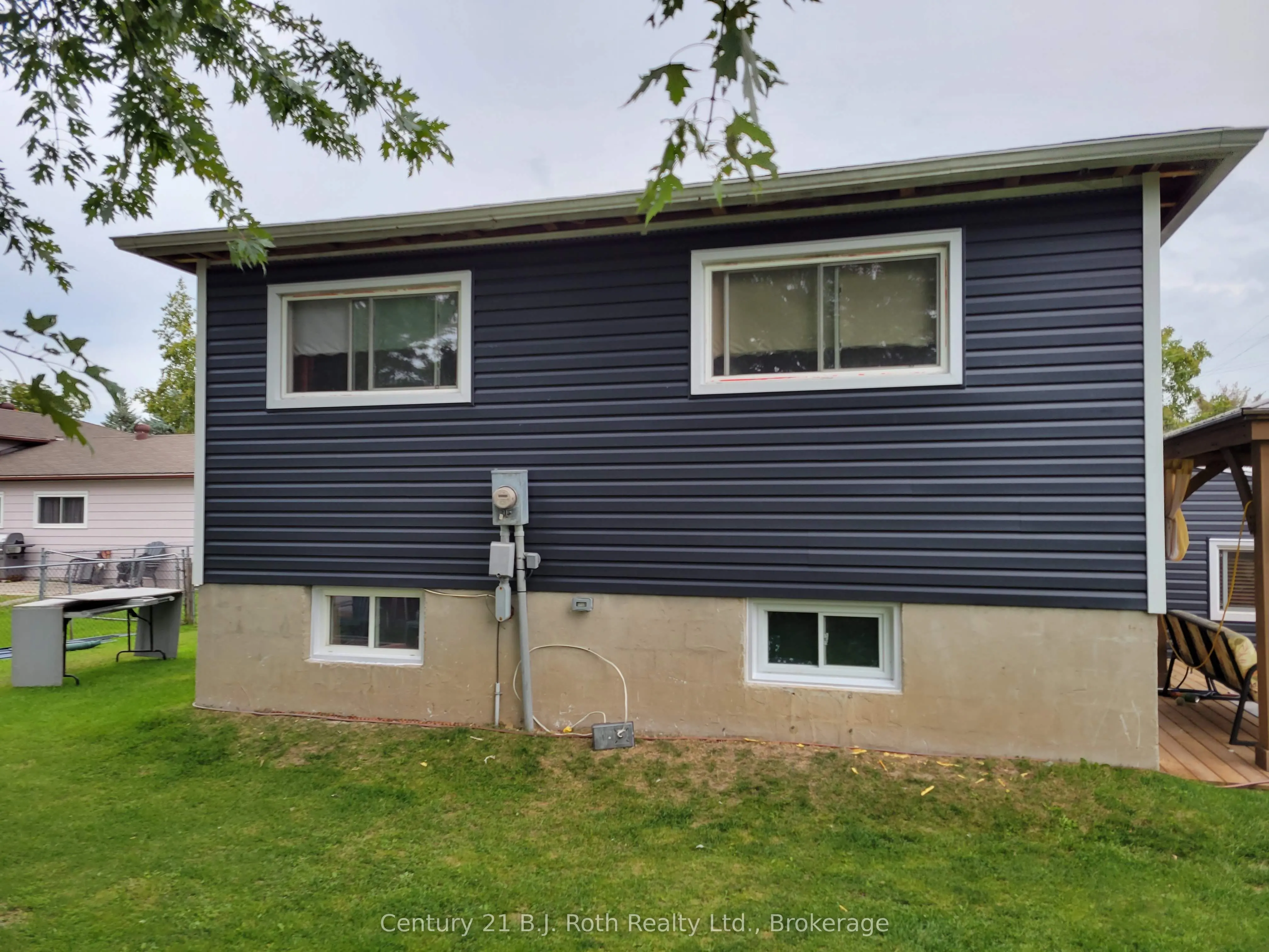 2 Lynn Street