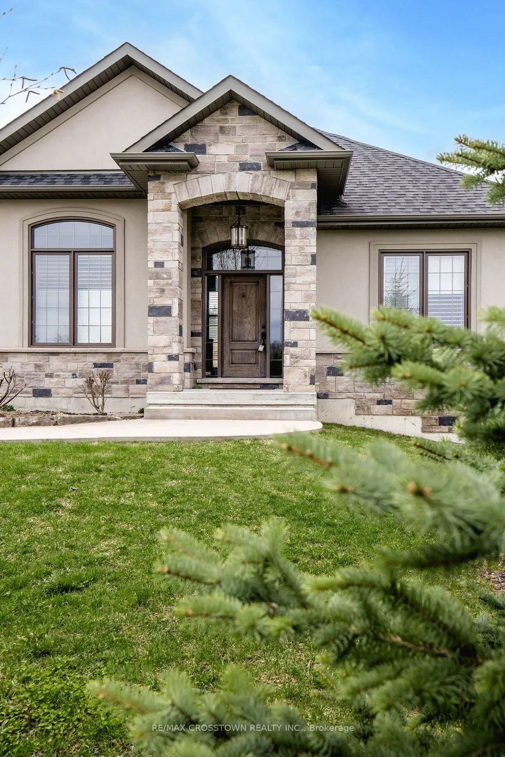 25 MENNILL Drive