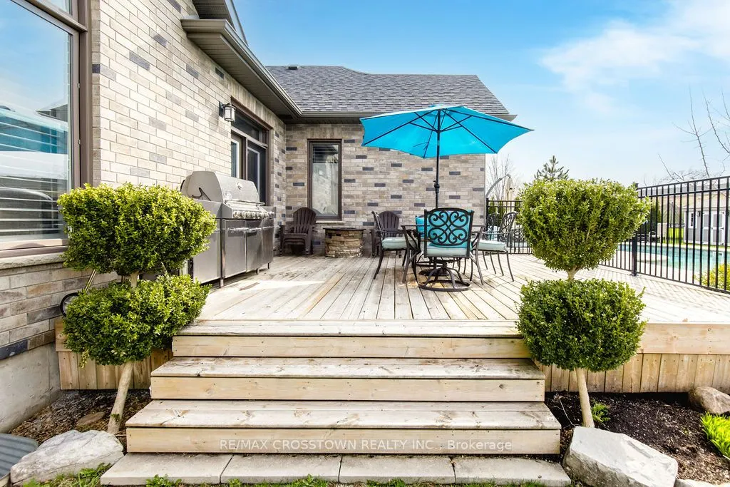 25 MENNILL Drive