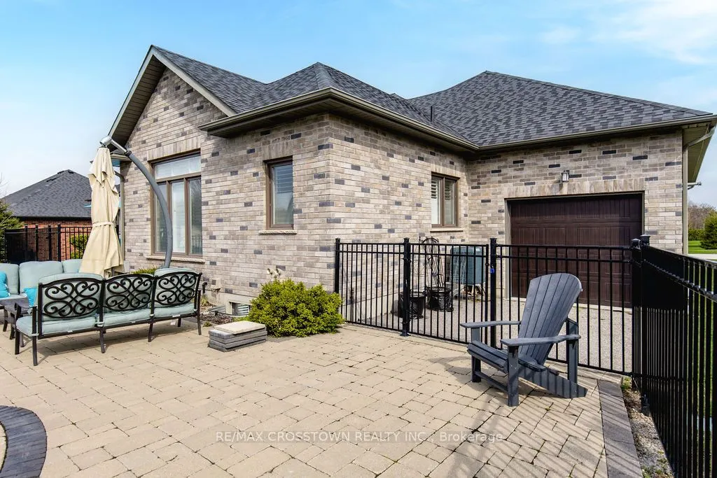 25 MENNILL Drive