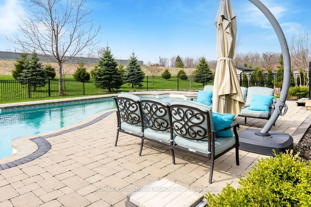 25 MENNILL Drive