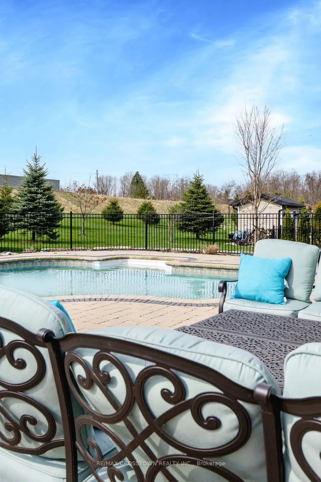 25 MENNILL Drive