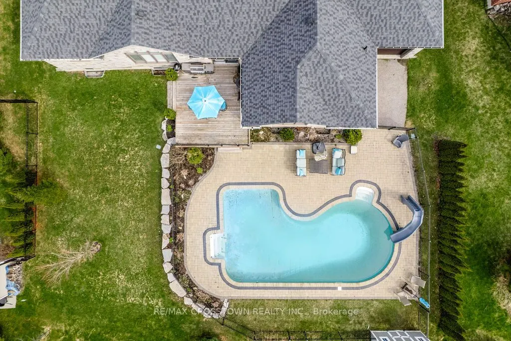 25 MENNILL Drive