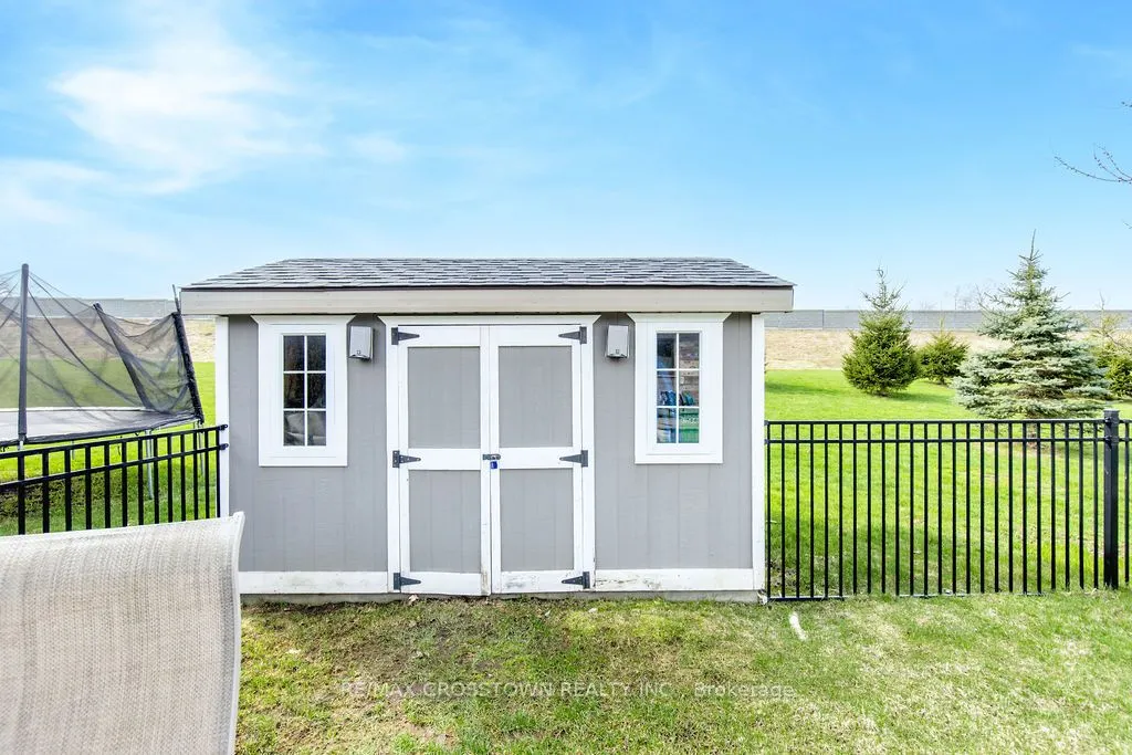 25 MENNILL Drive