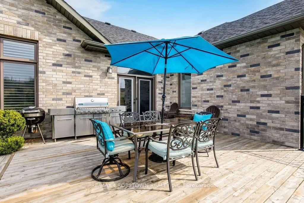 25 MENNILL Drive