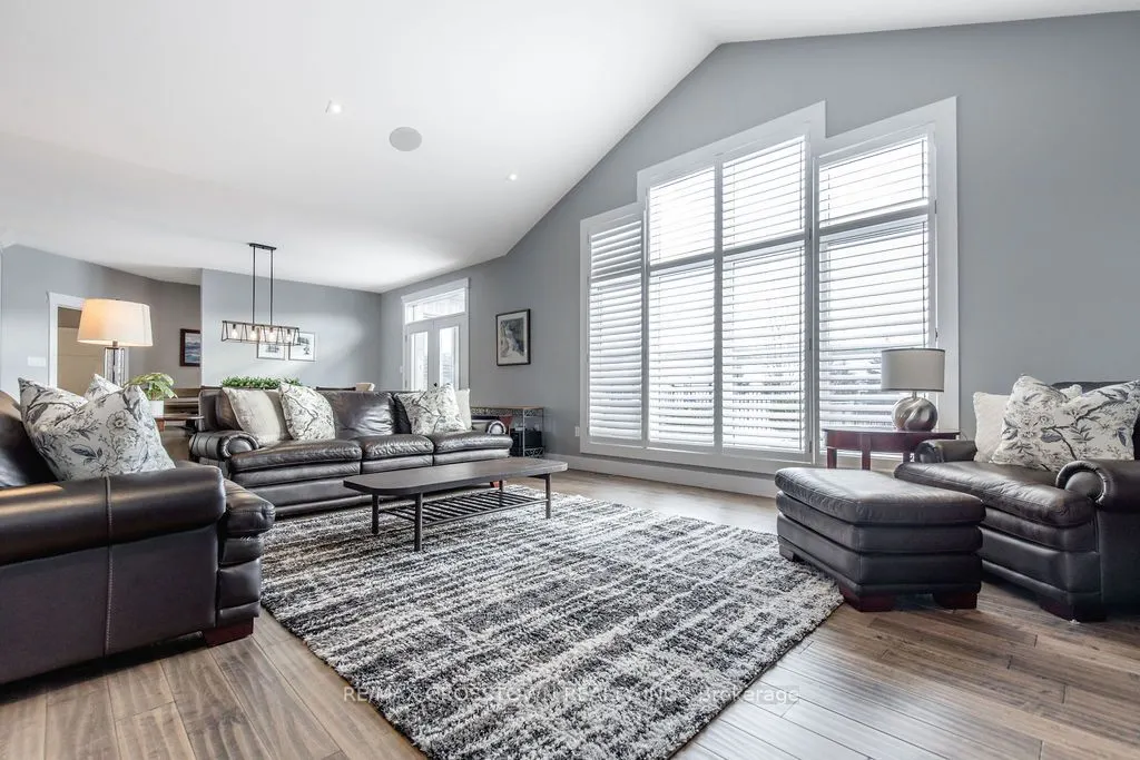 25 MENNILL Drive