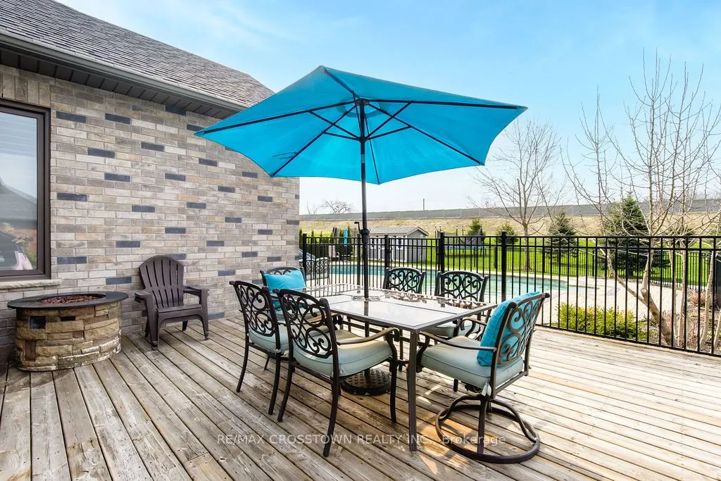 25 MENNILL Drive