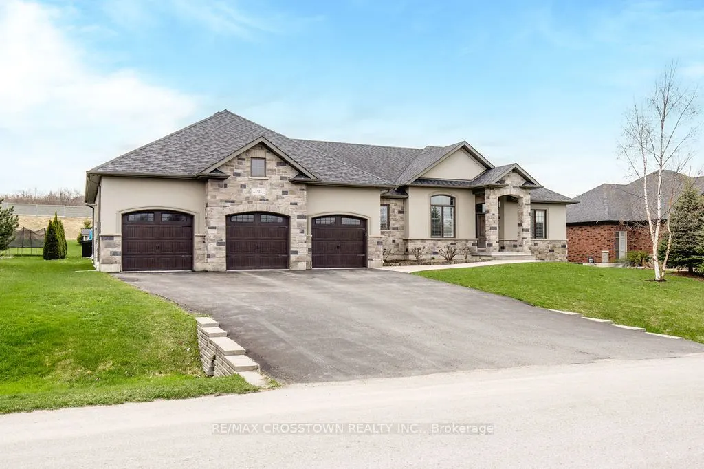 25 MENNILL Drive