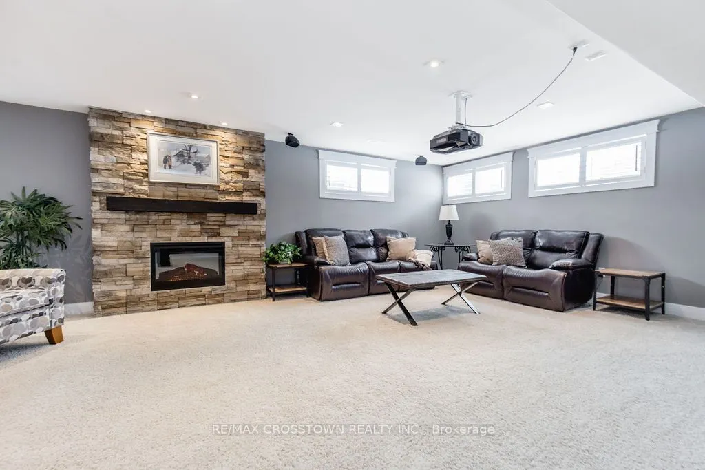 25 MENNILL Drive