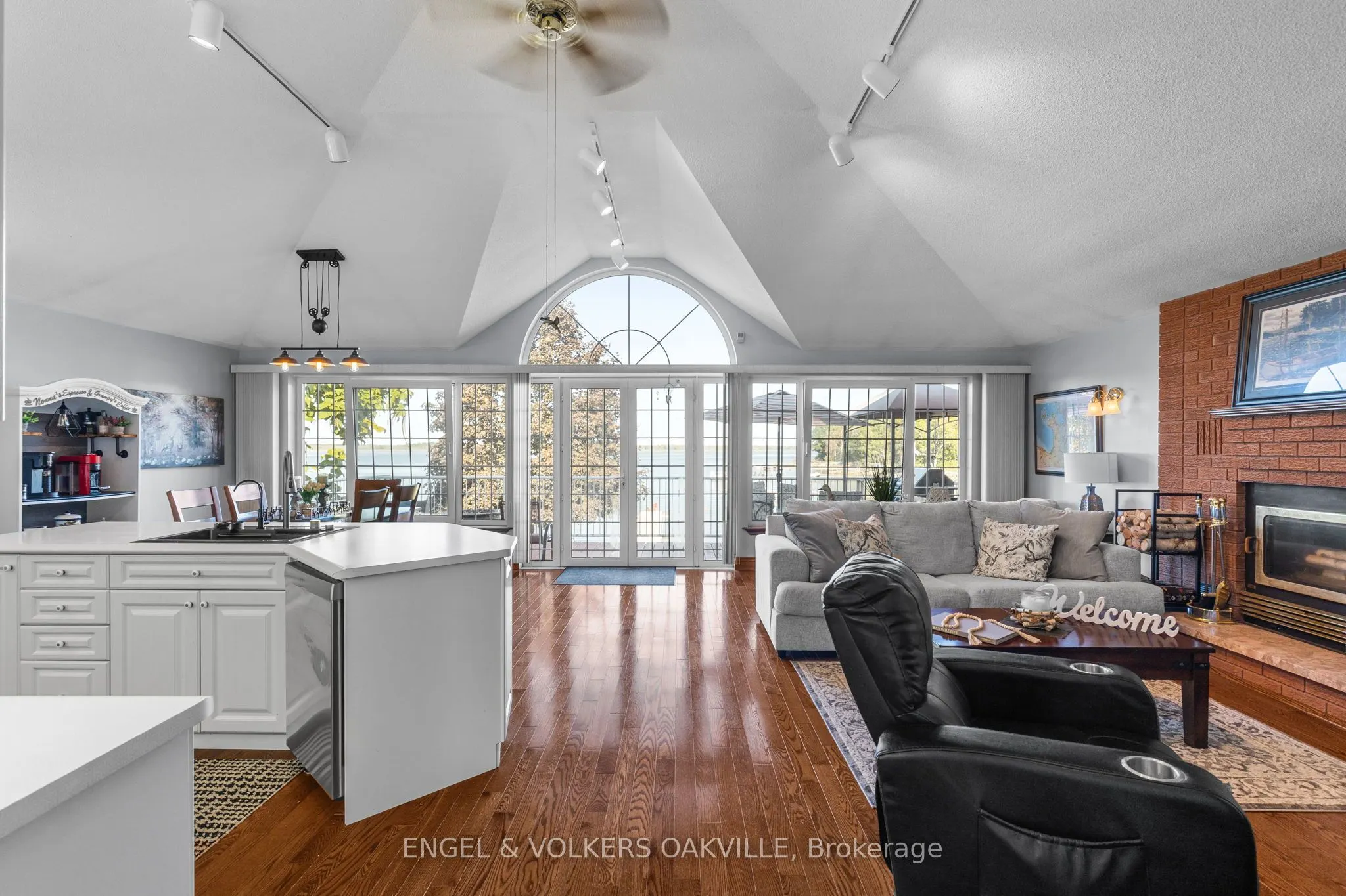 216 Robins Point Road
