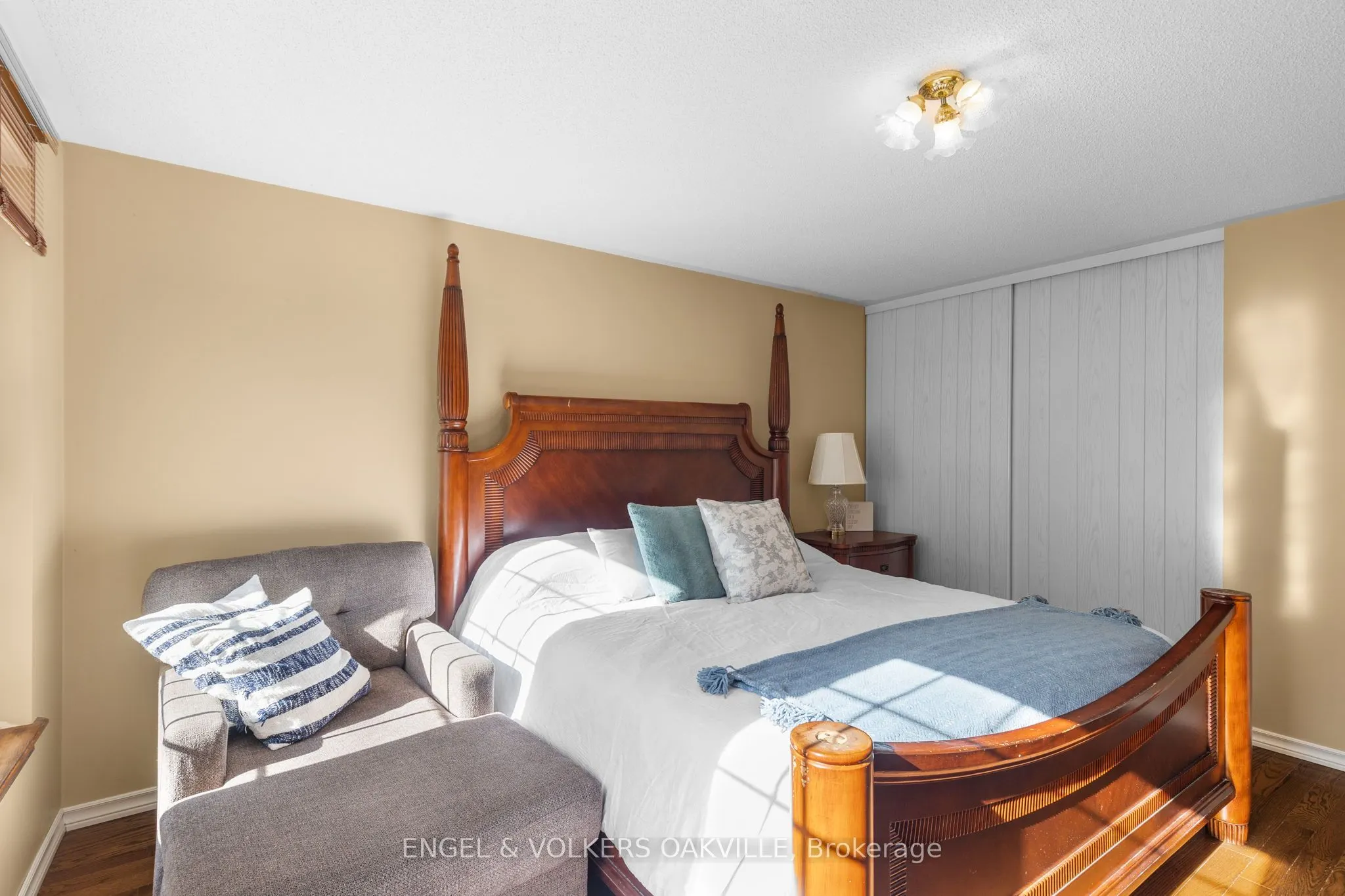 216 Robins Point Road