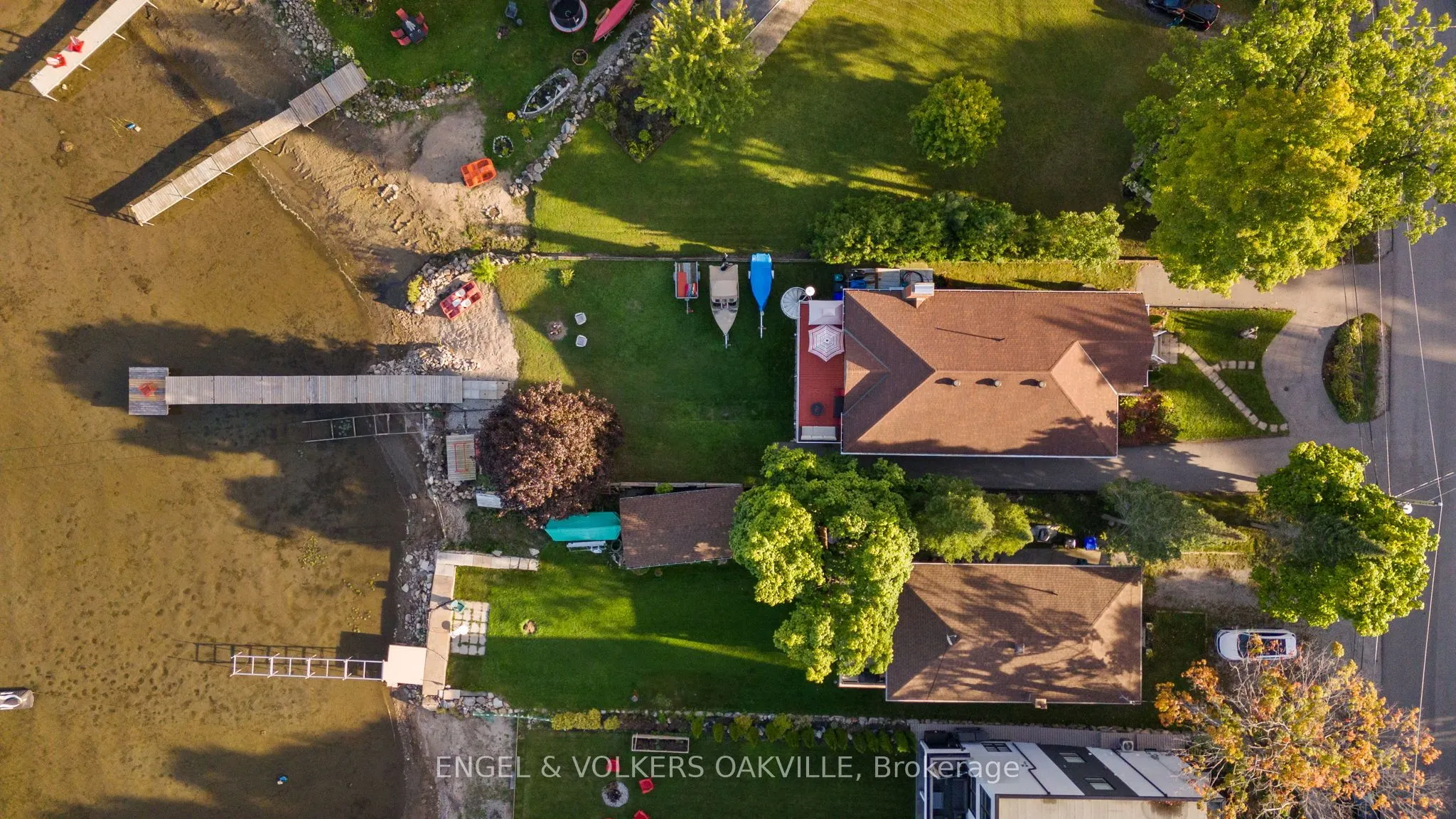 216 Robins Point Road