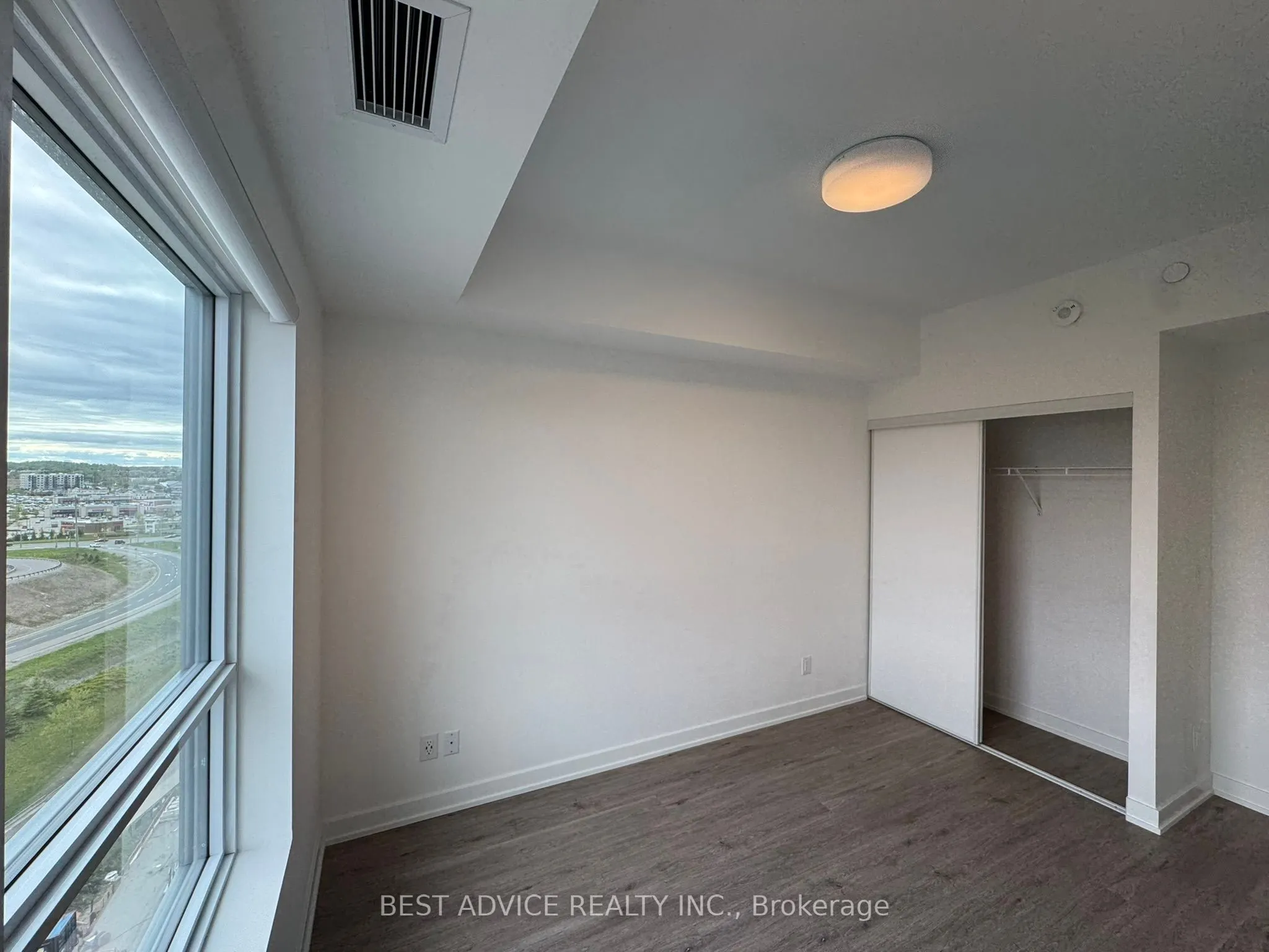 56 Lakeside Terrace, #1209
