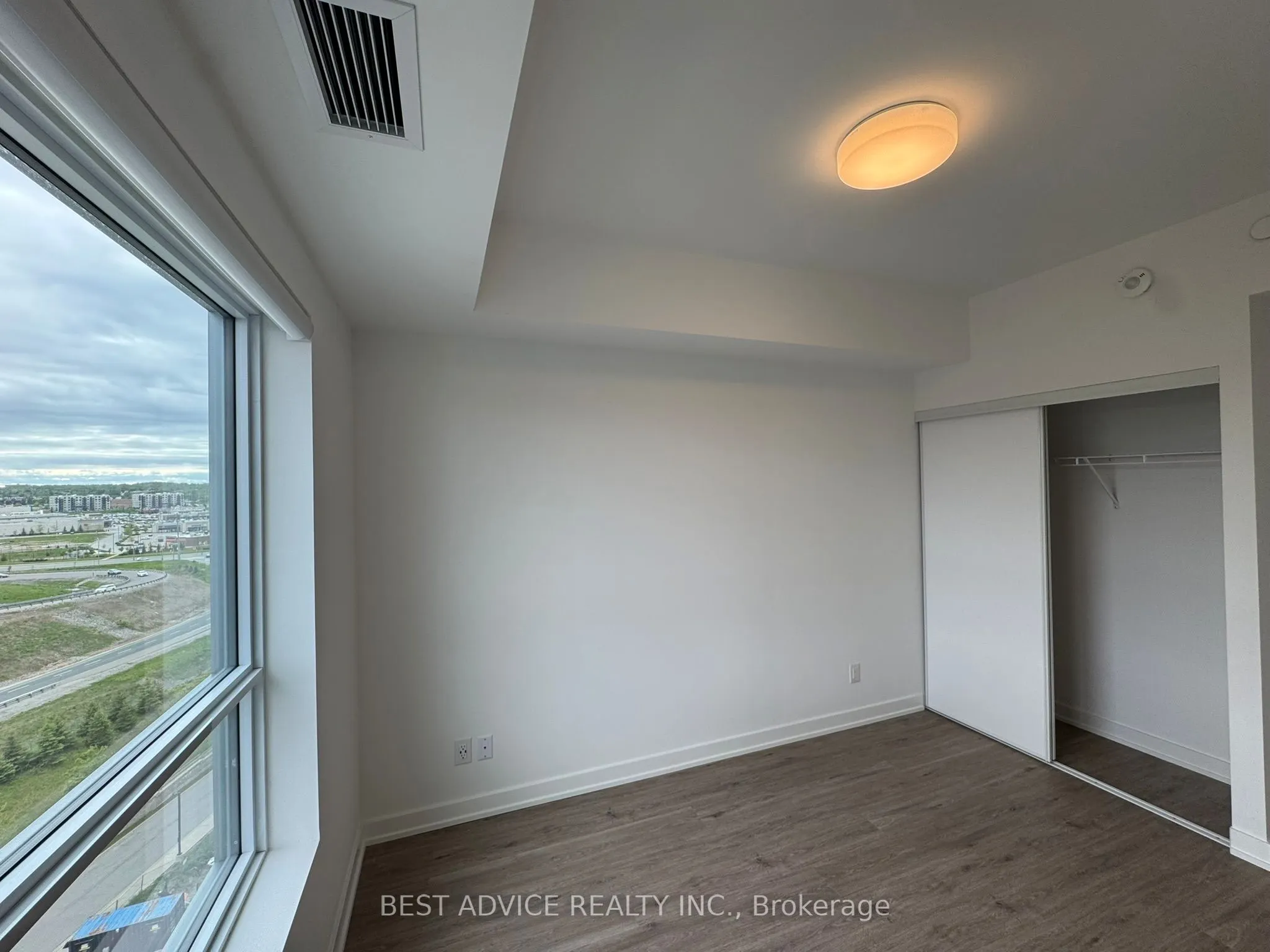 56 Lakeside Terrace, #1209