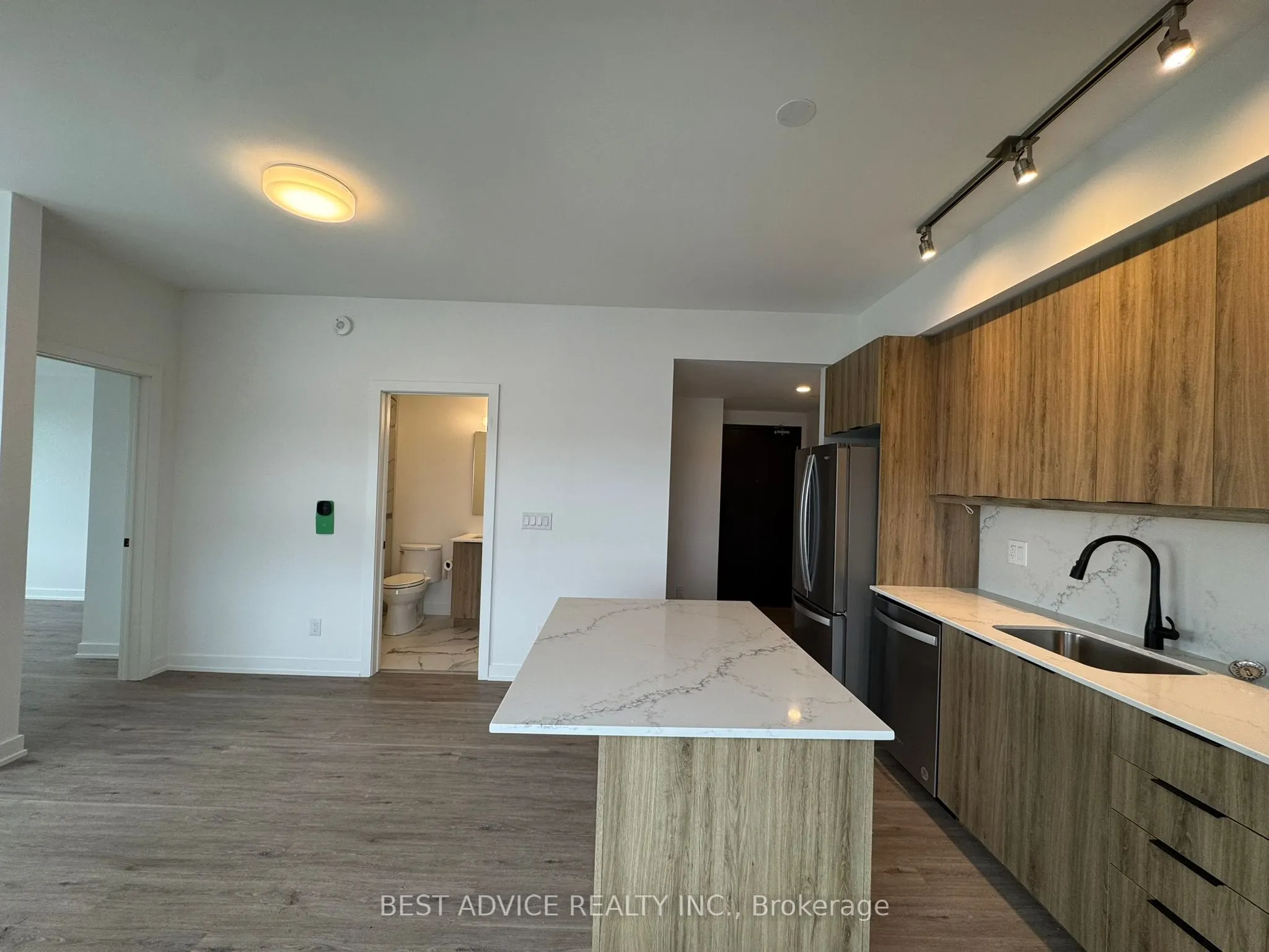 56 Lakeside Terrace, #1209
