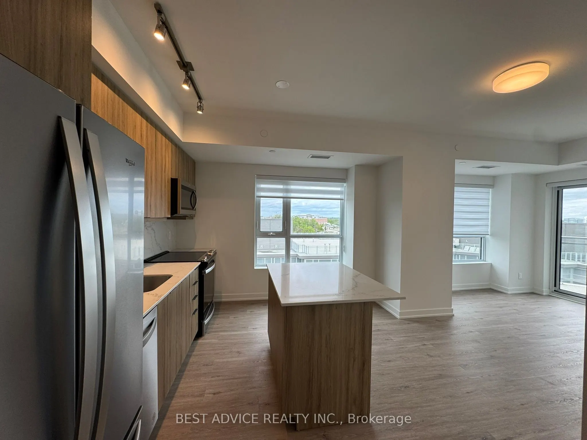56 Lakeside Terrace, #1209