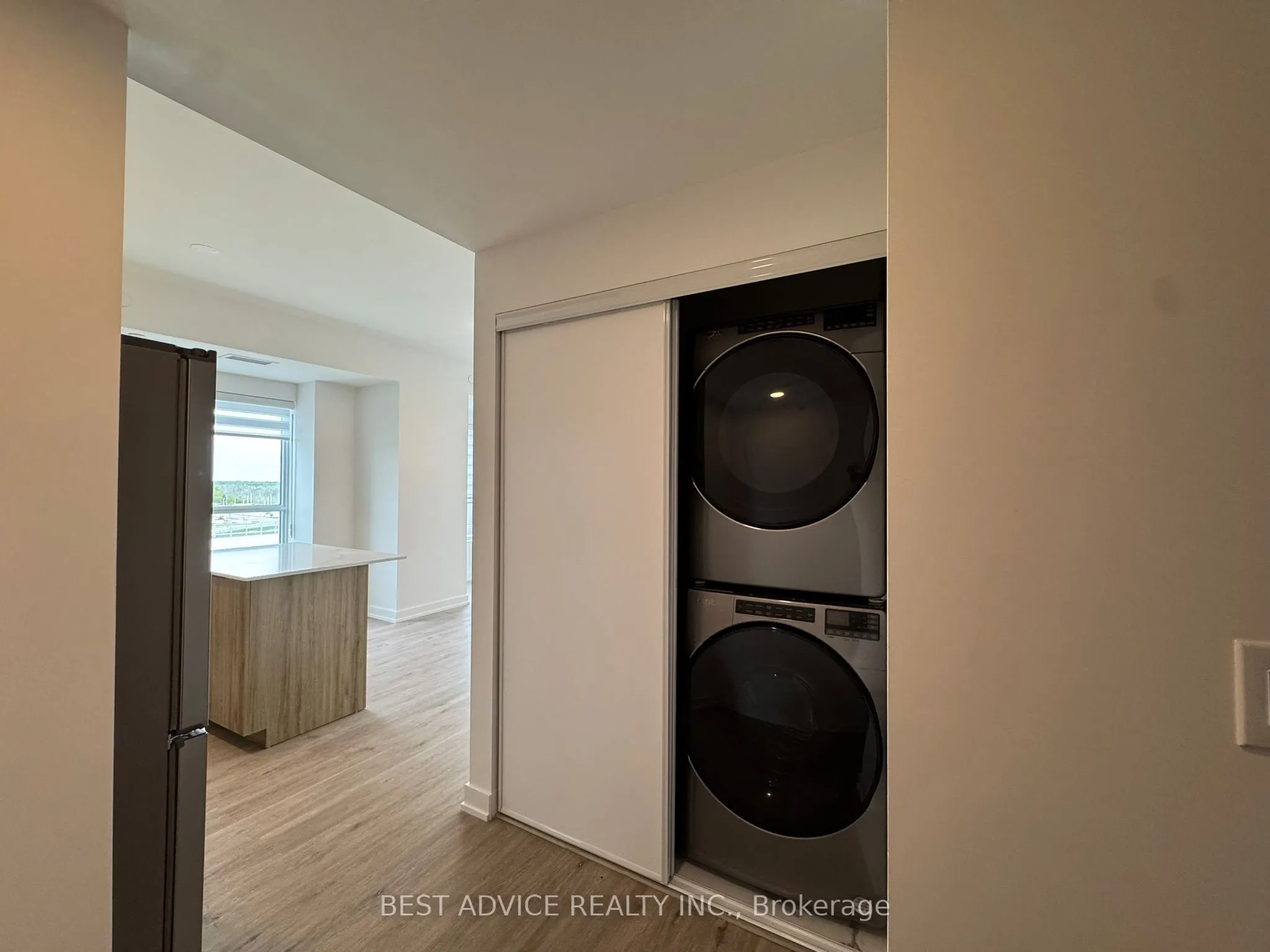 56 Lakeside Terrace, #1209