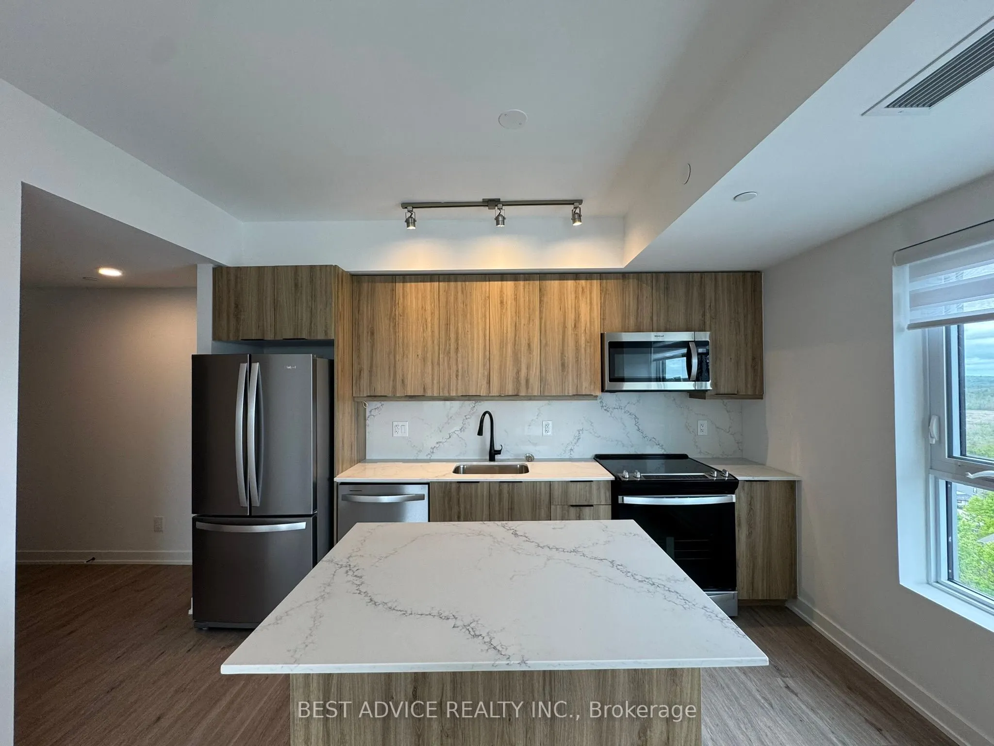 56 Lakeside Terrace, #1209