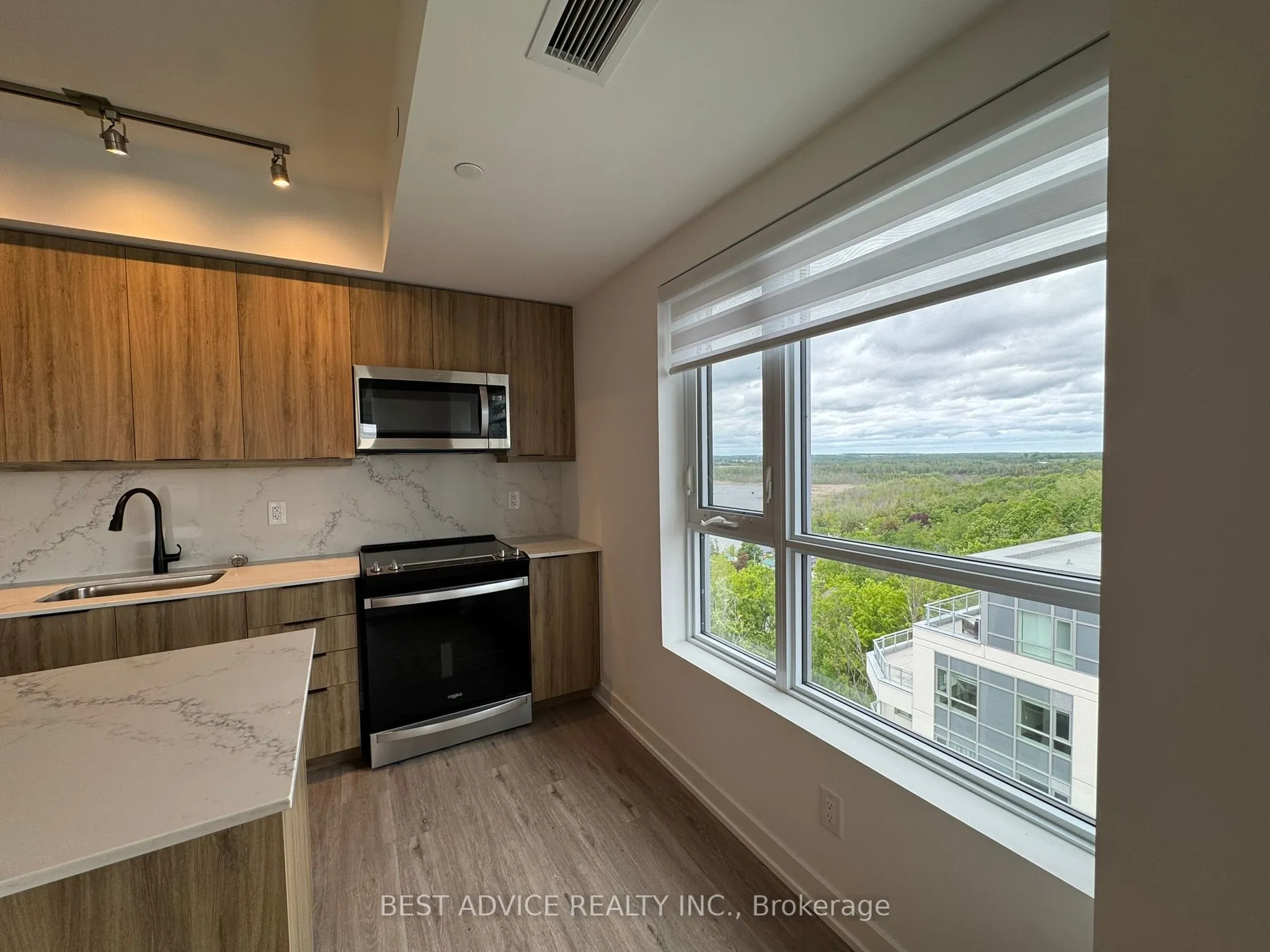 56 Lakeside Terrace, #1209