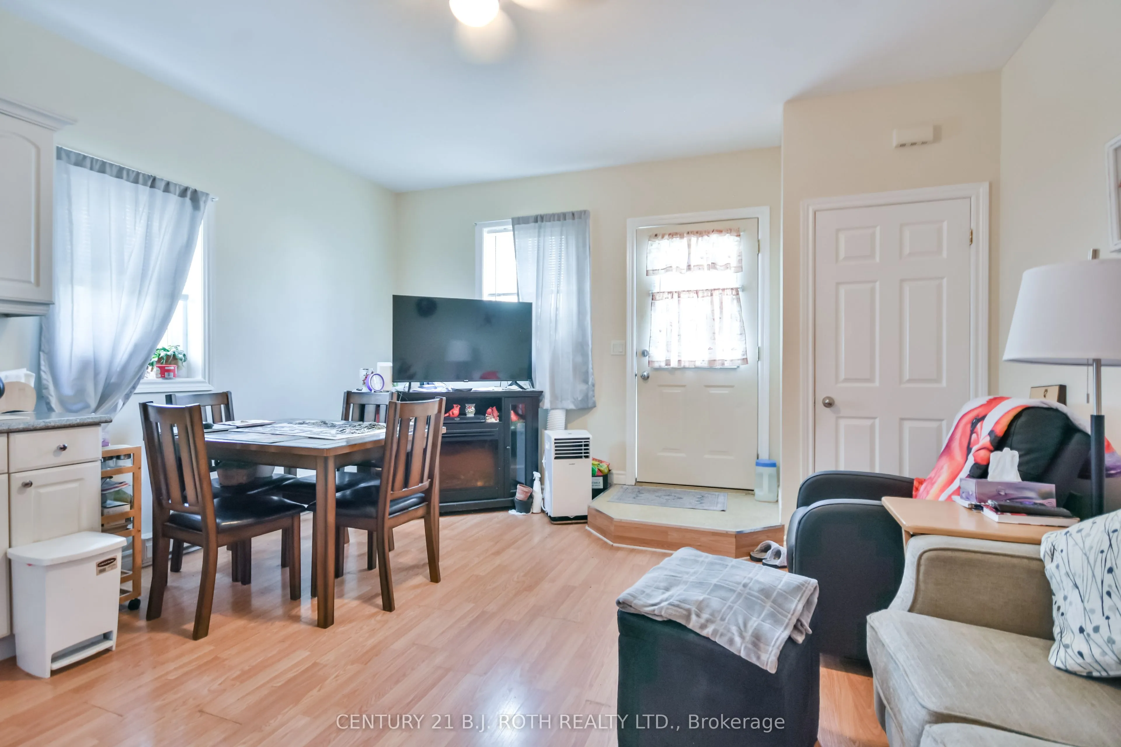 19 South Street S
