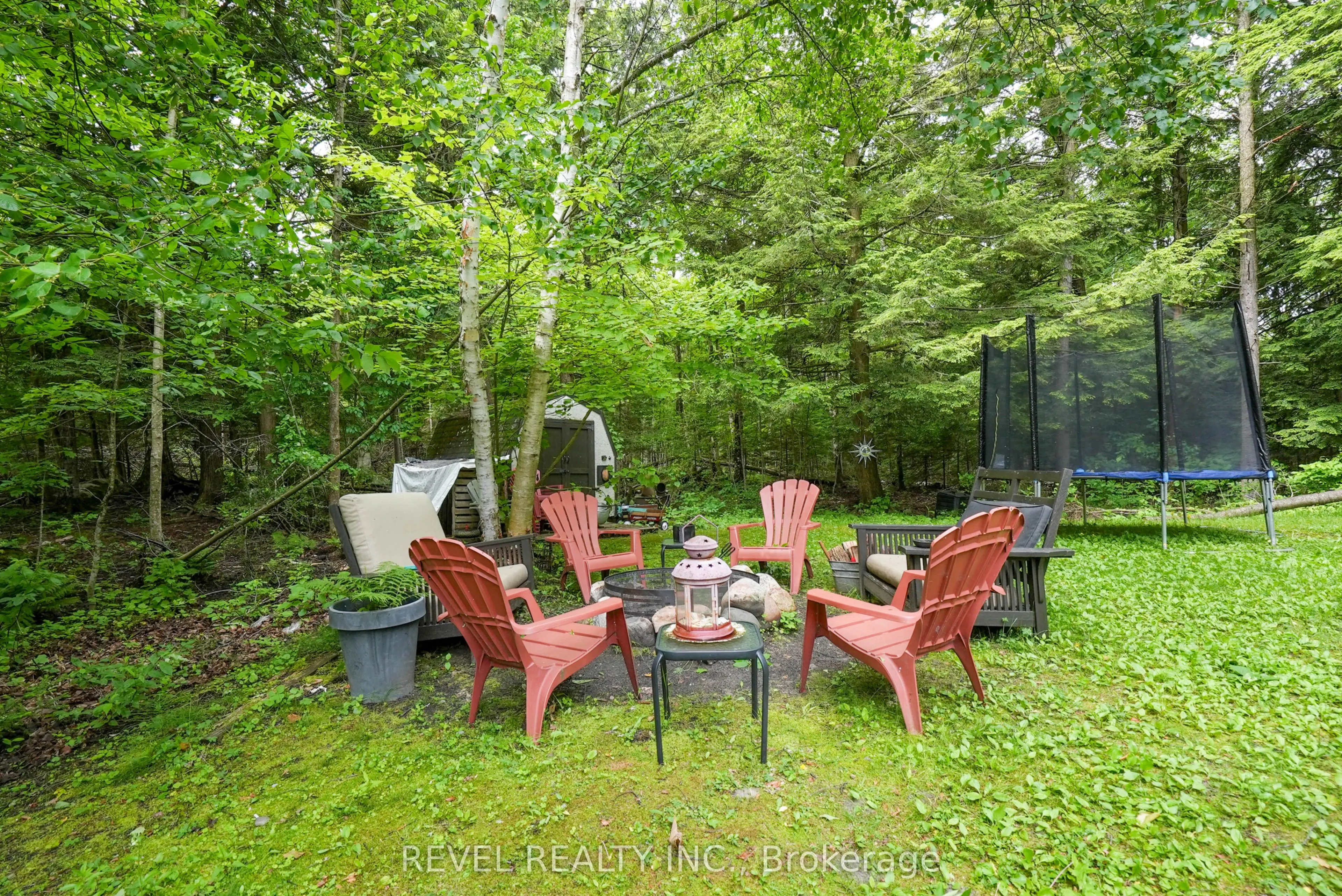 43 Manitou Crescent