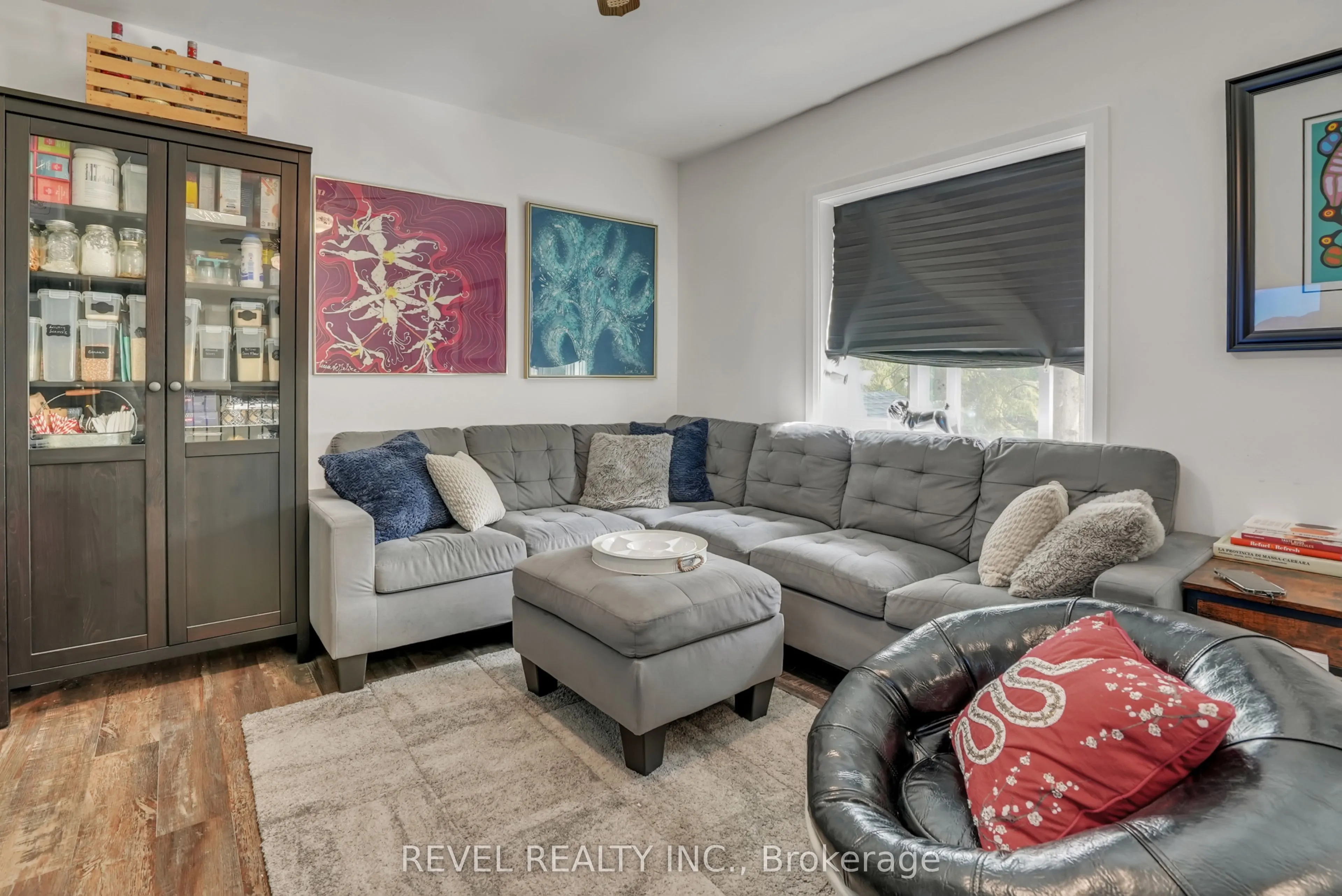 43 Manitou Crescent