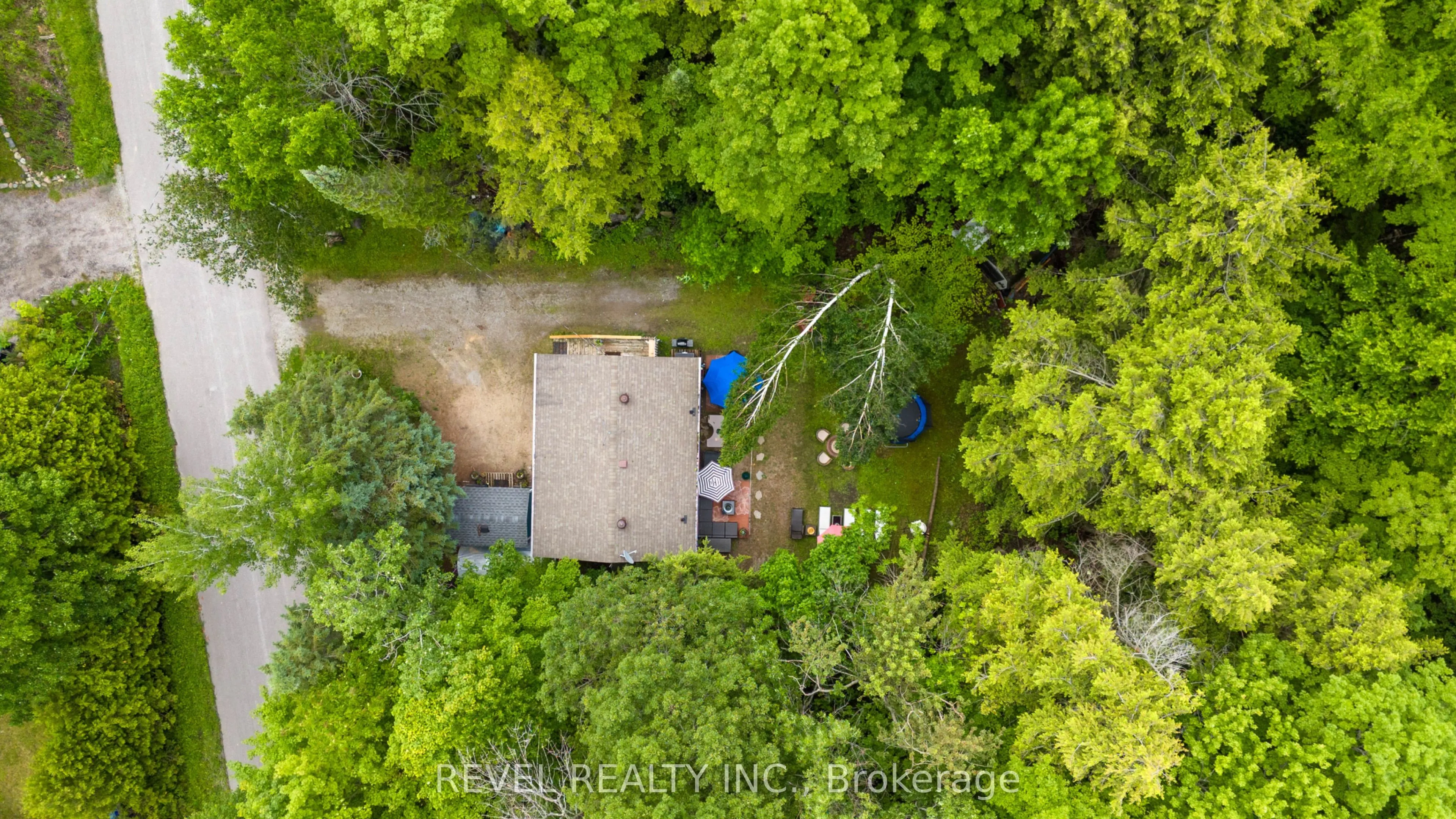 43 Manitou Crescent