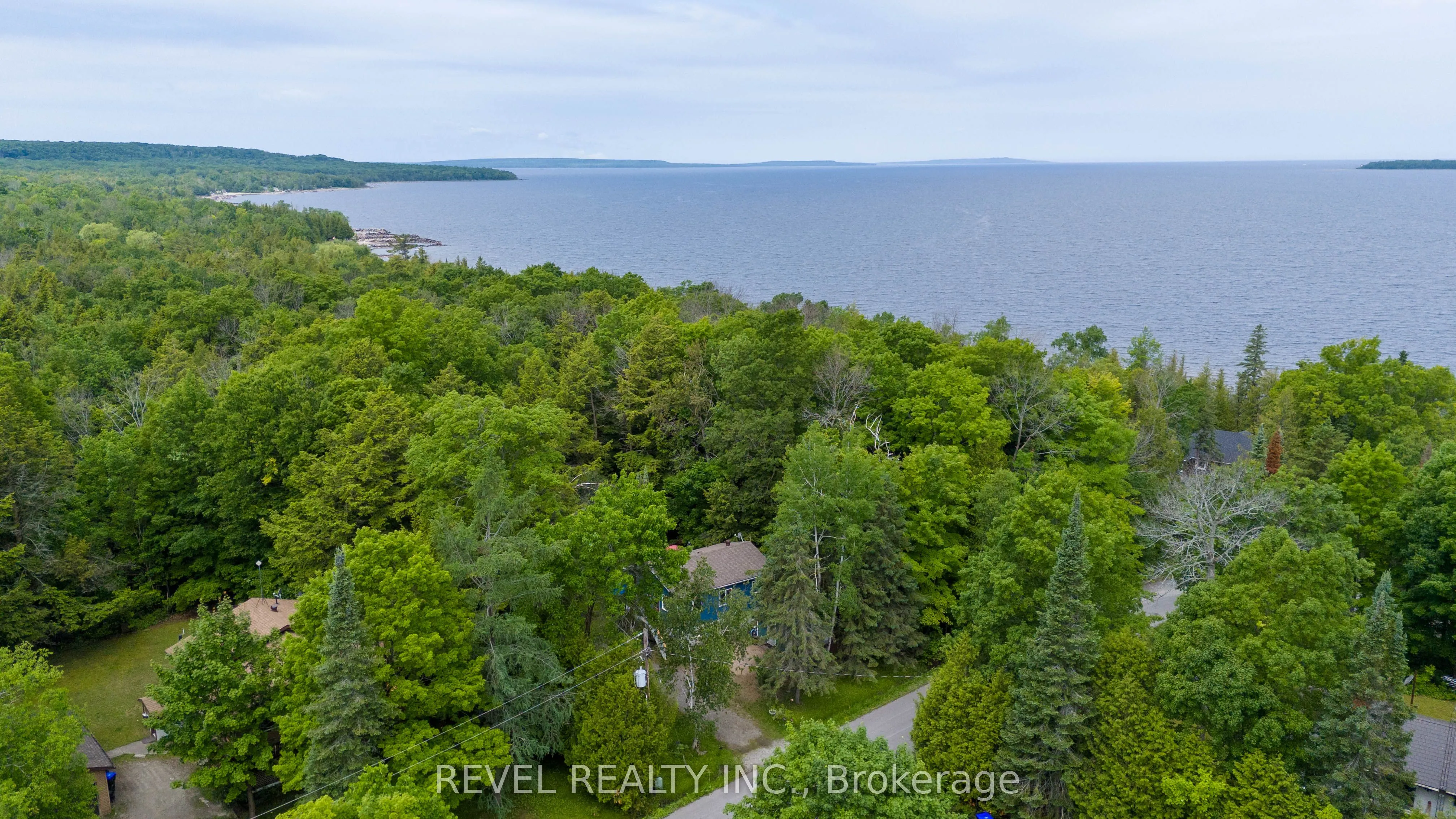 43 Manitou Crescent