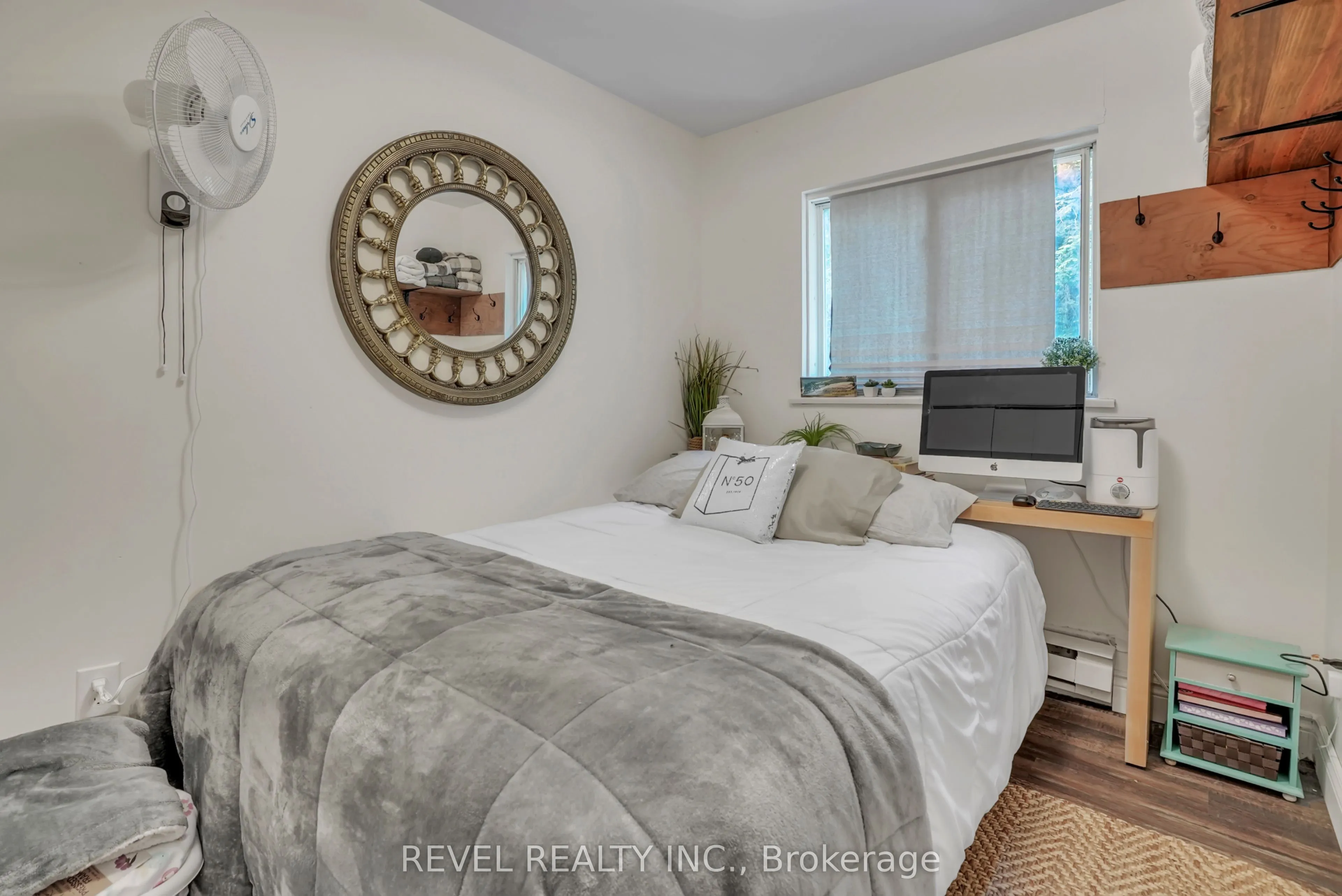 43 Manitou Crescent
