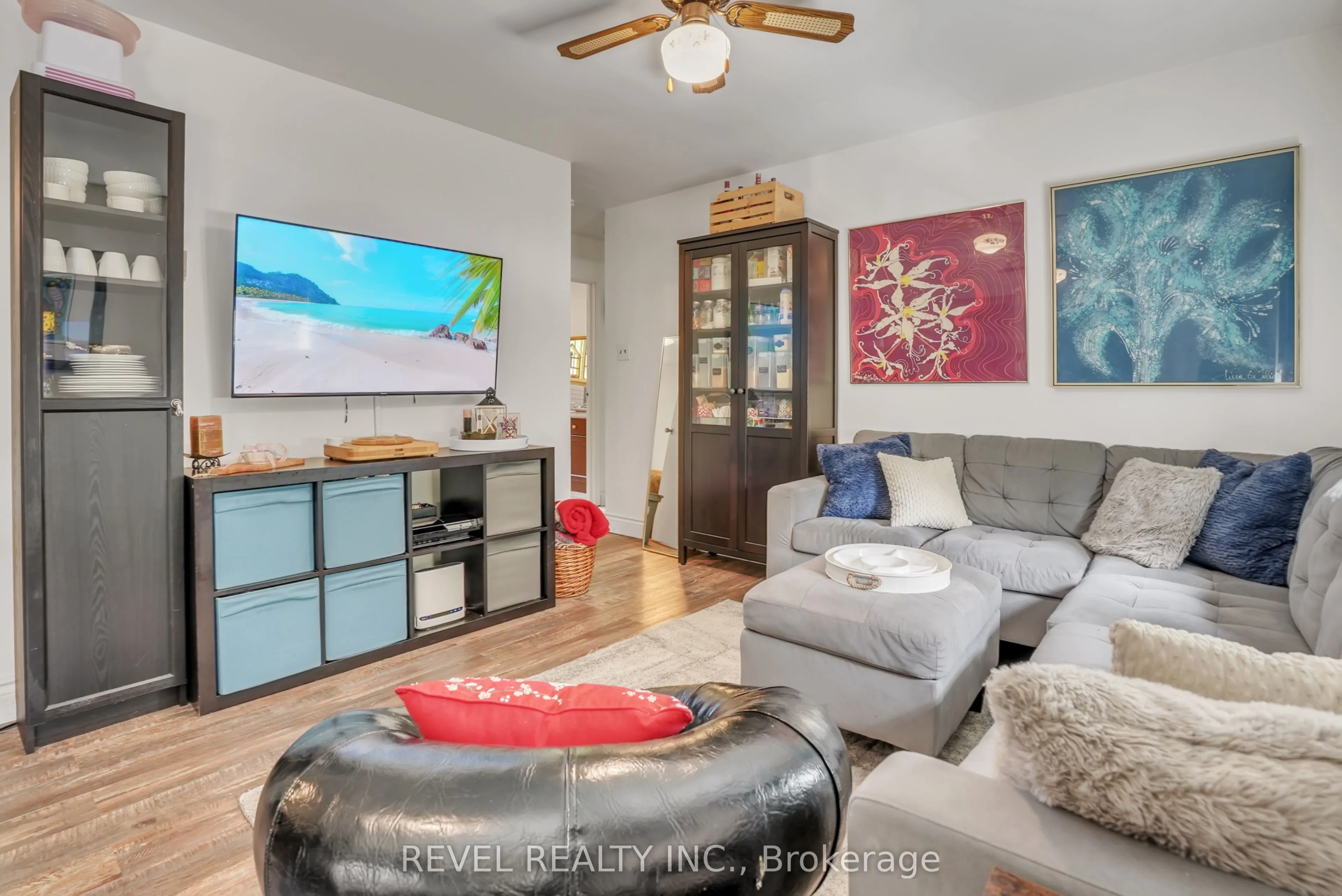 43 Manitou Crescent
