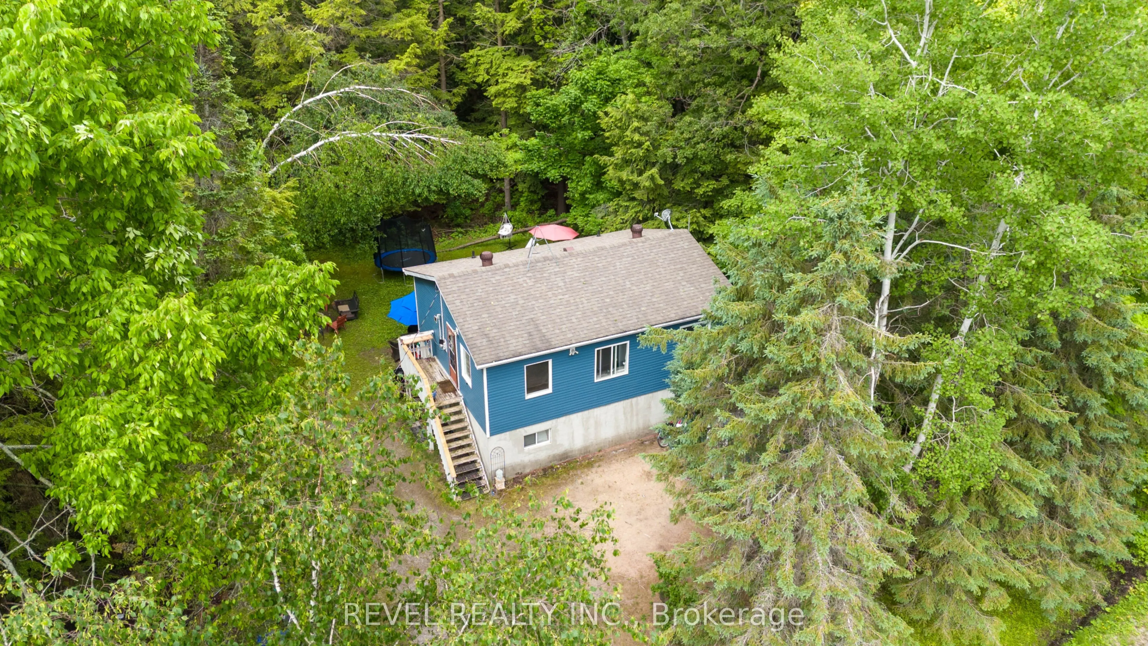 43 Manitou Crescent