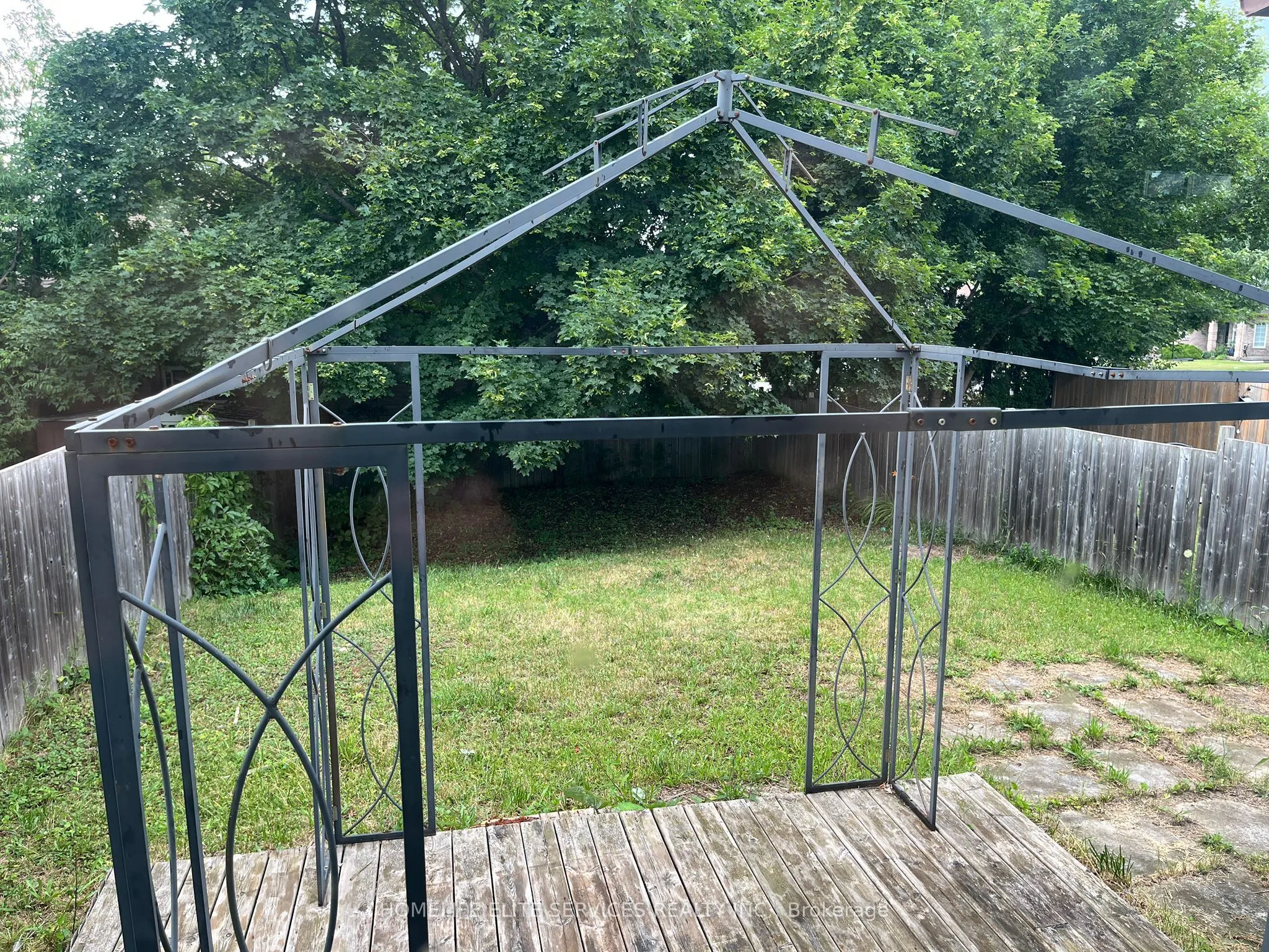 221 Hickling Trail