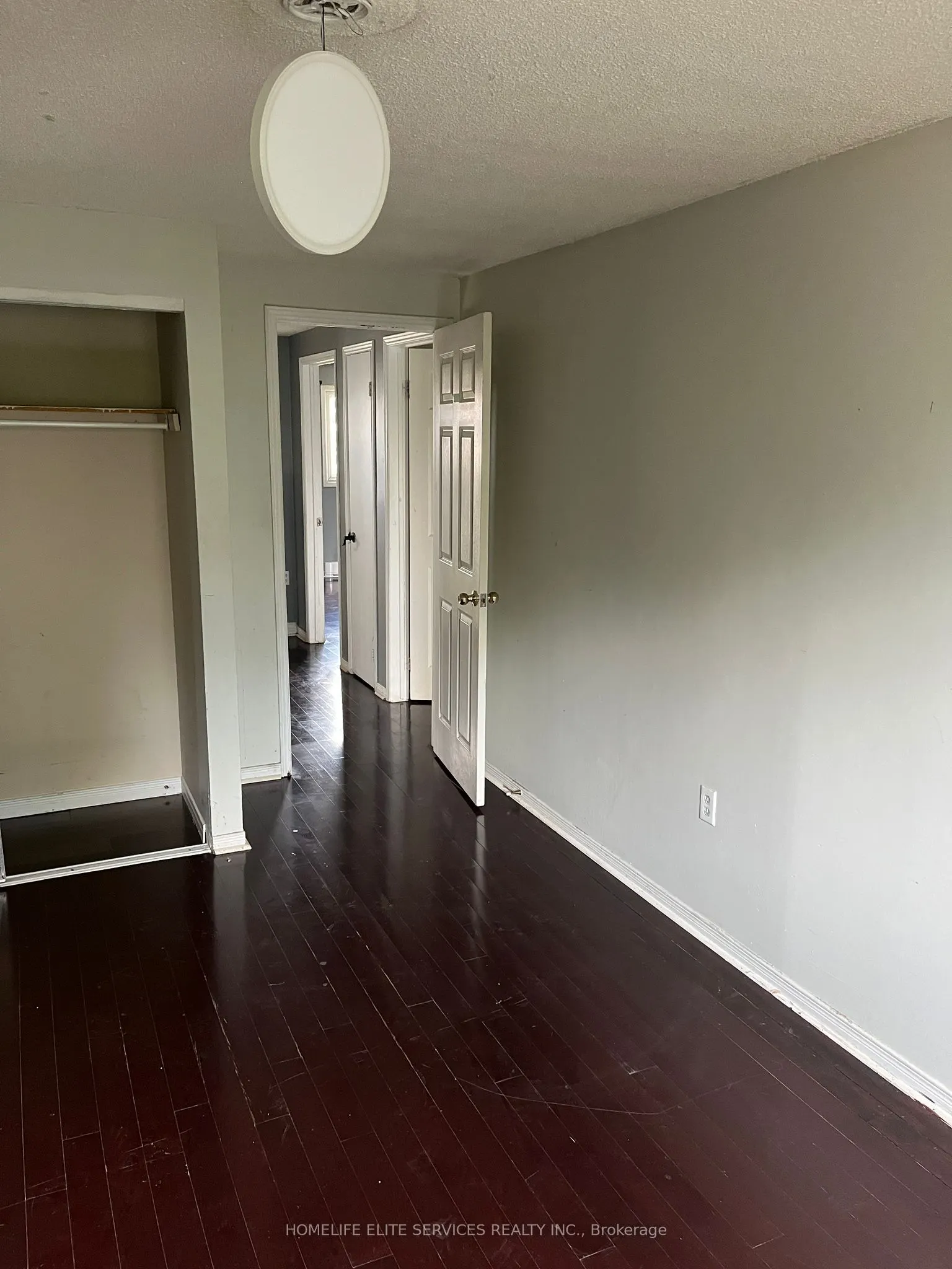 221 Hickling Trail