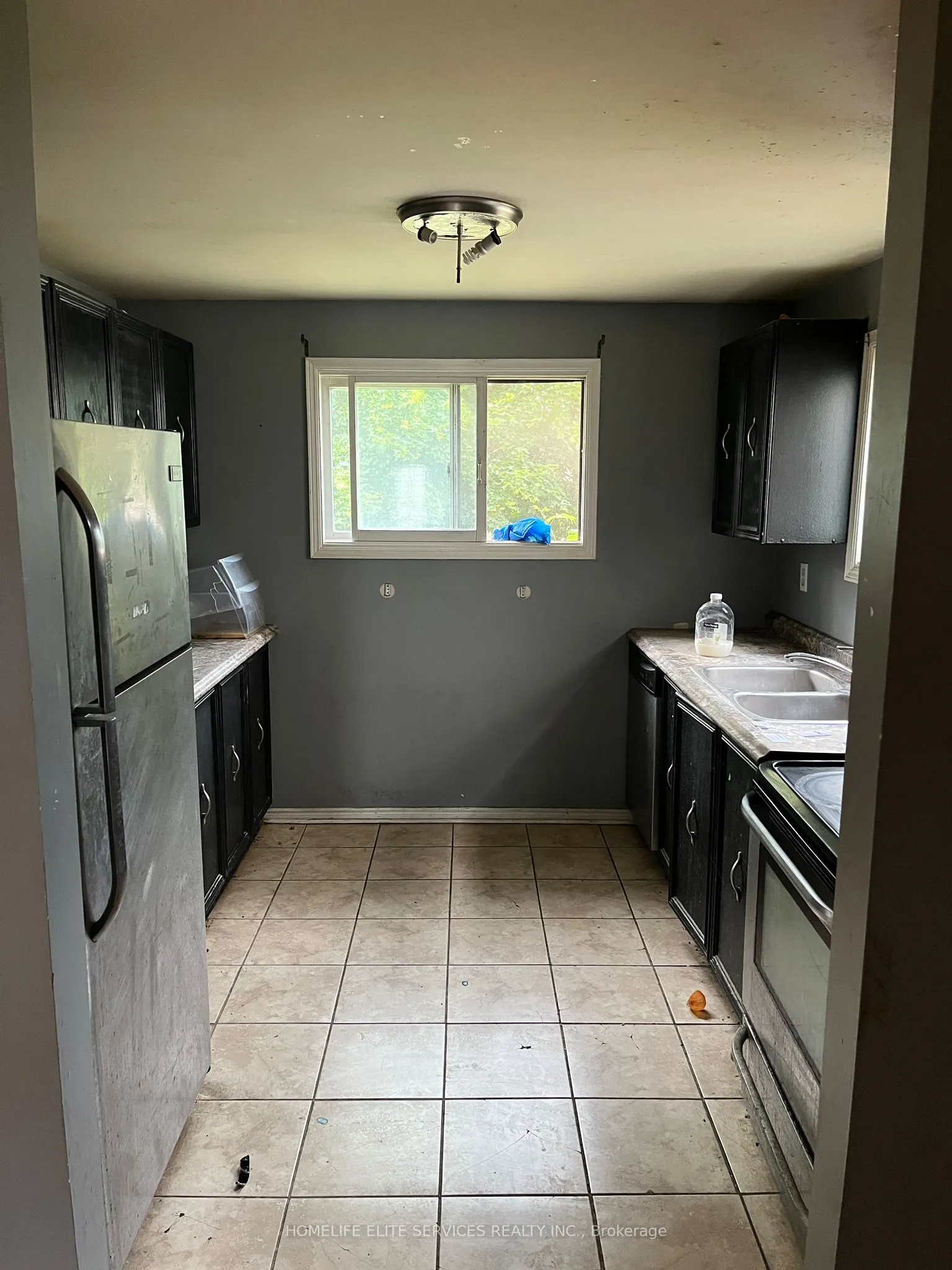 221 Hickling Trail