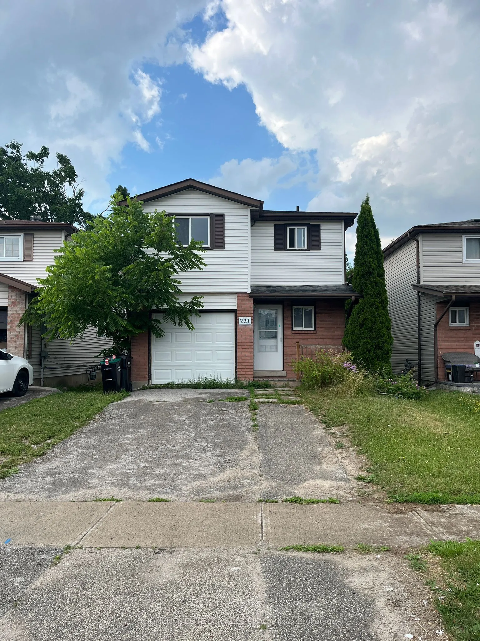 221 Hickling Trail
