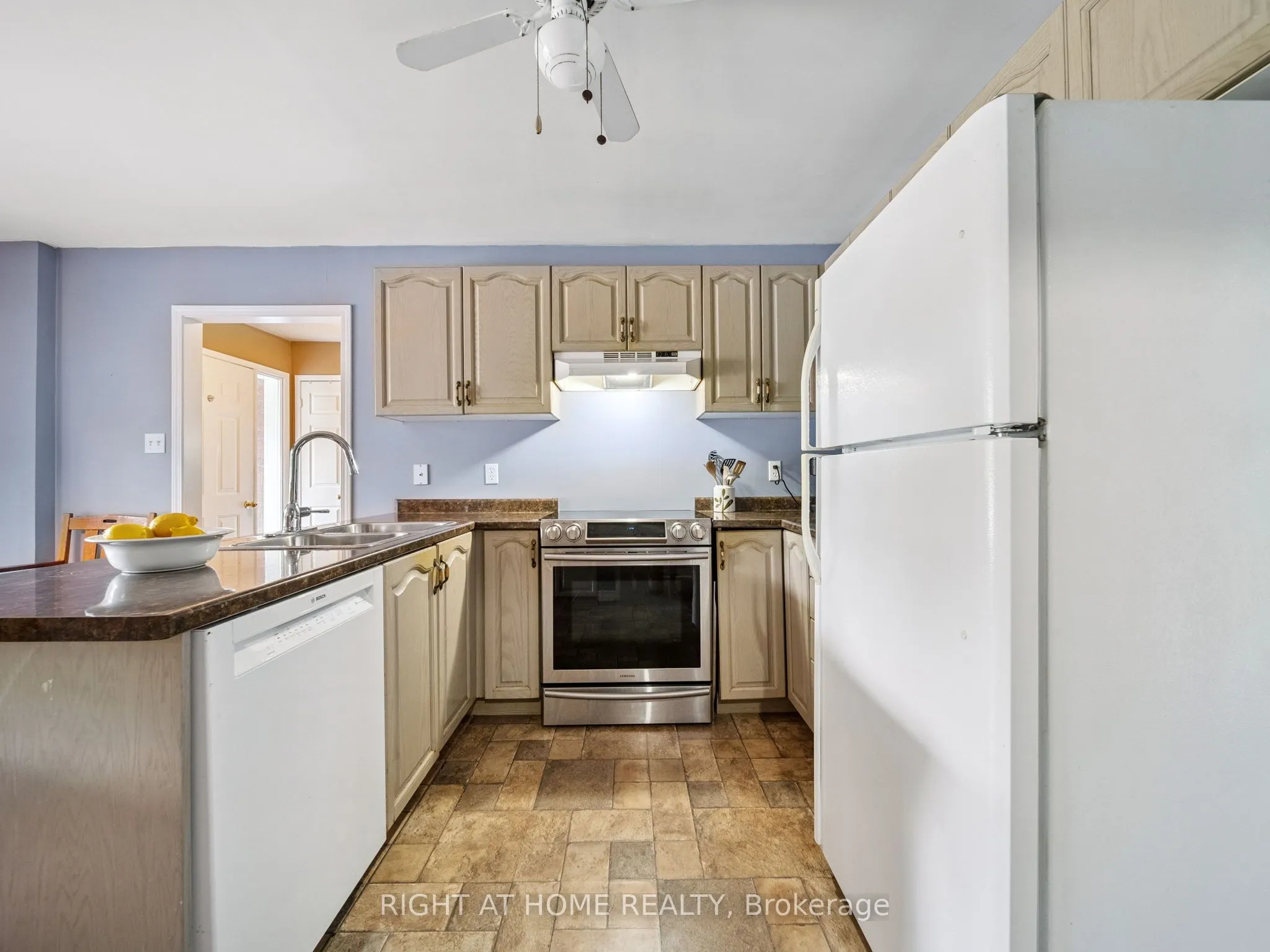 6 Wenden Court