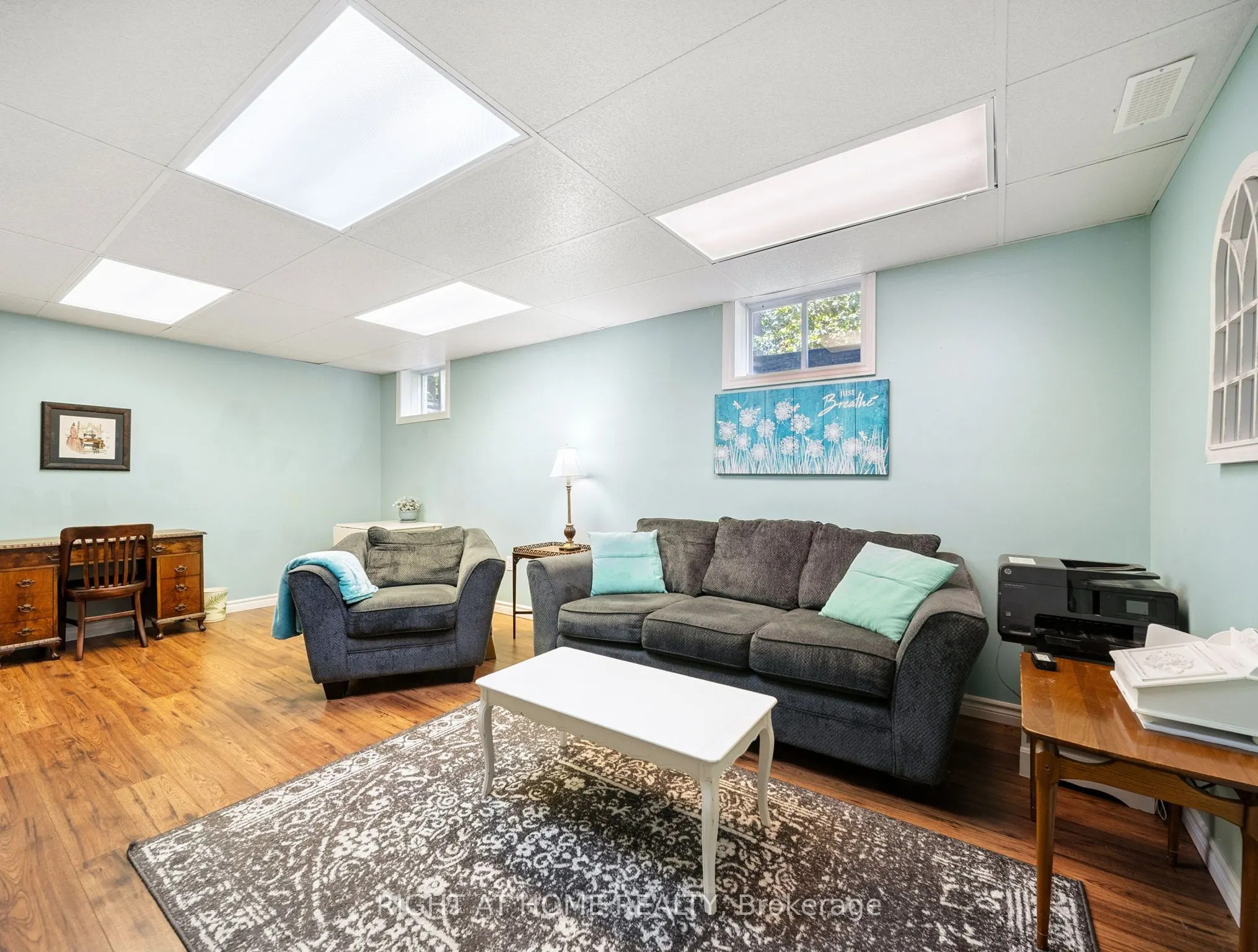 6 Wenden Court