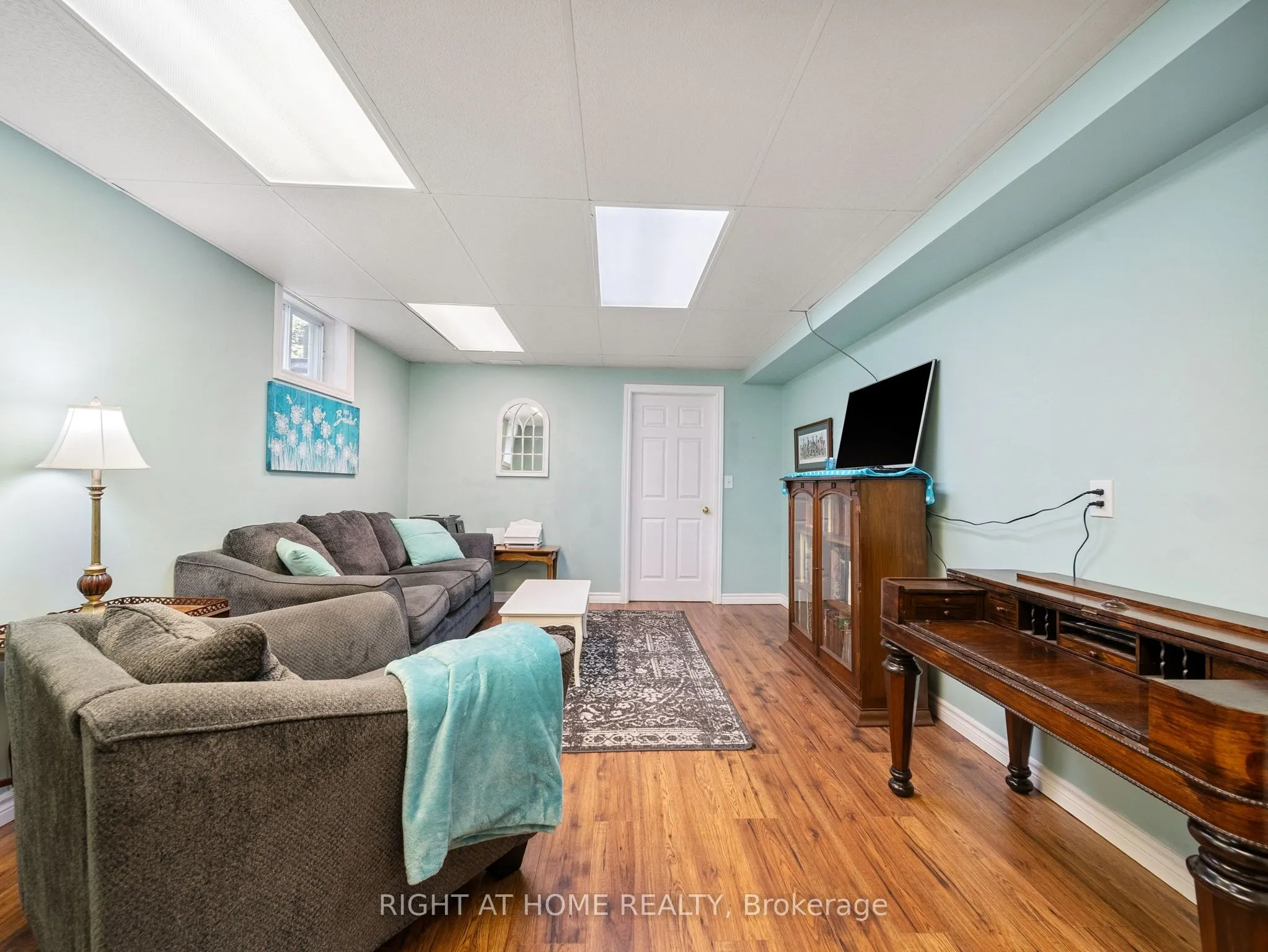 6 Wenden Court