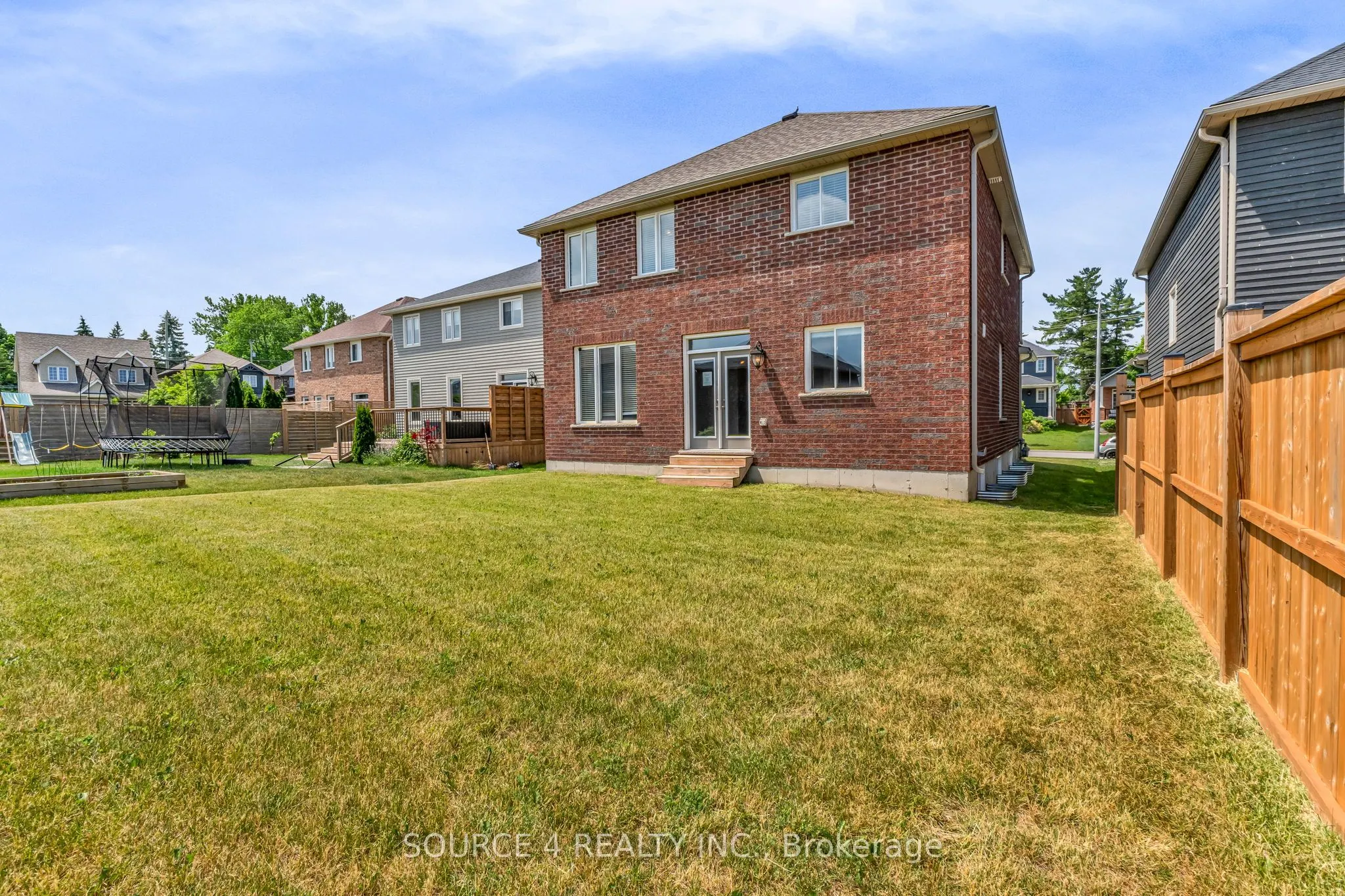 74 Lockerbie Crescent
