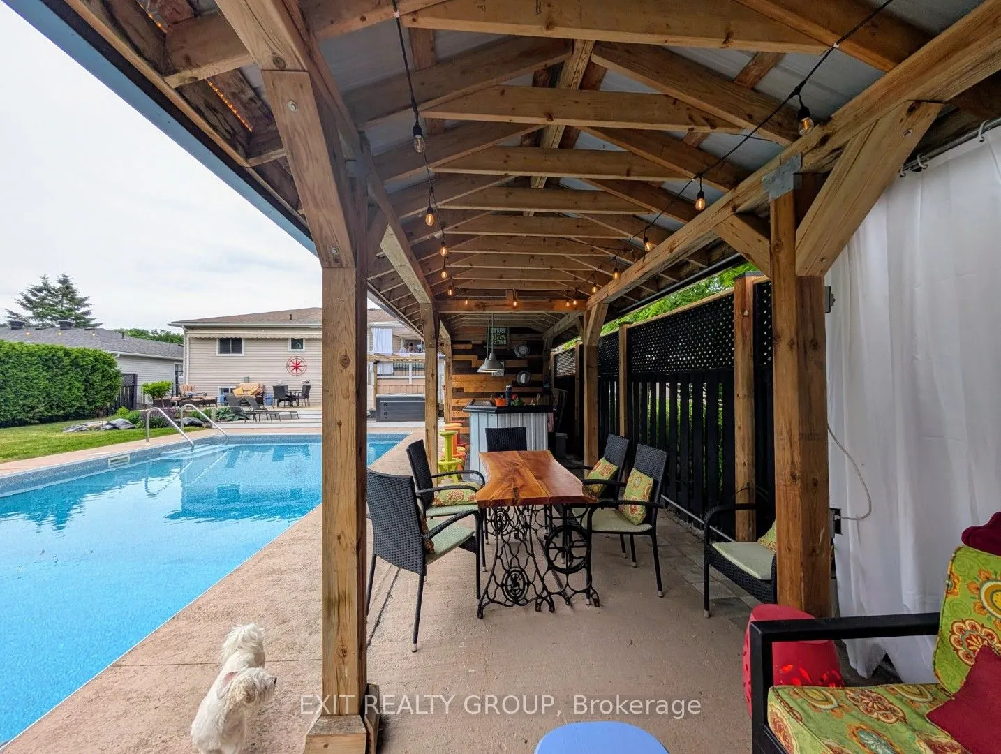 76 John Dillingno Street