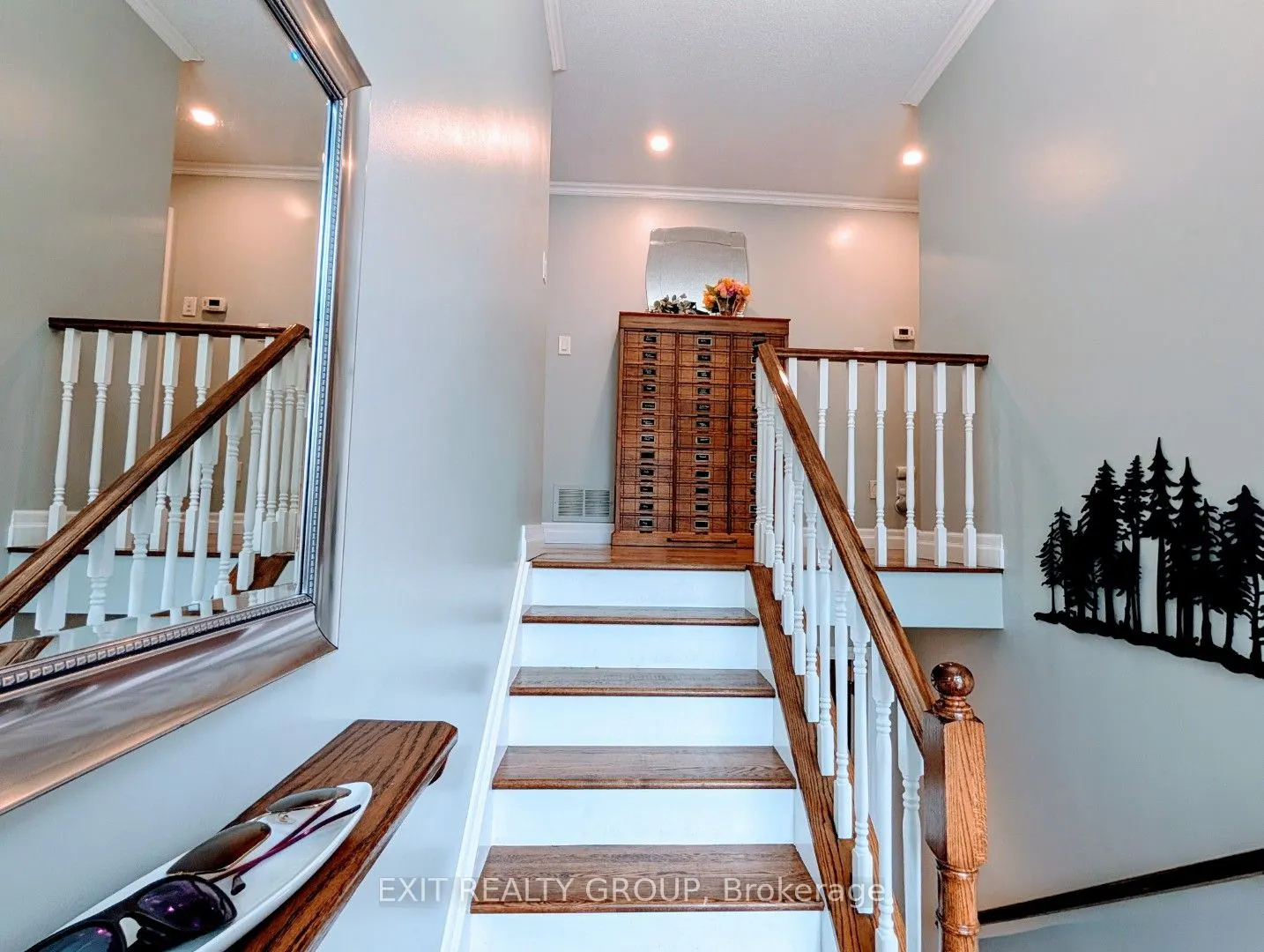 76 John Dillingno Street
