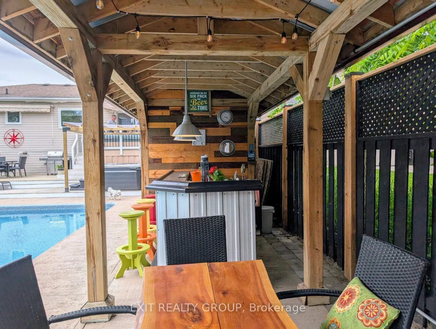 76 John Dillingno Street