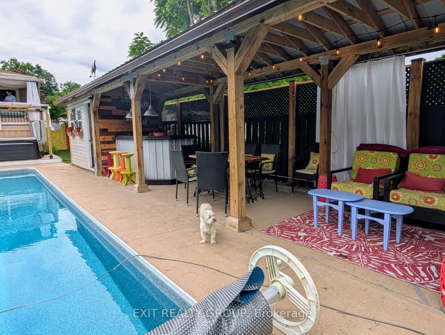 76 John Dillingno Street