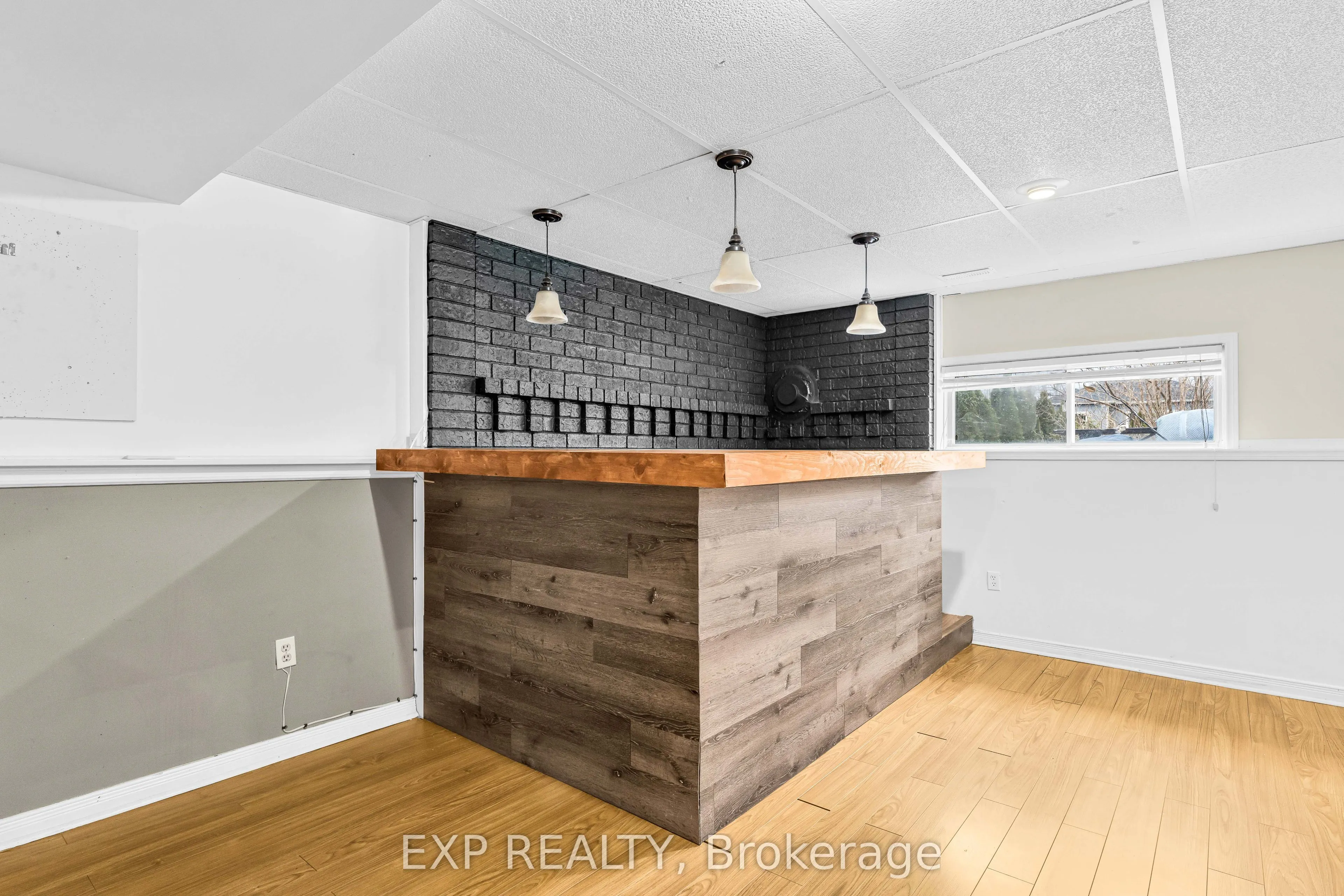 20 Wasaga Sands Drive