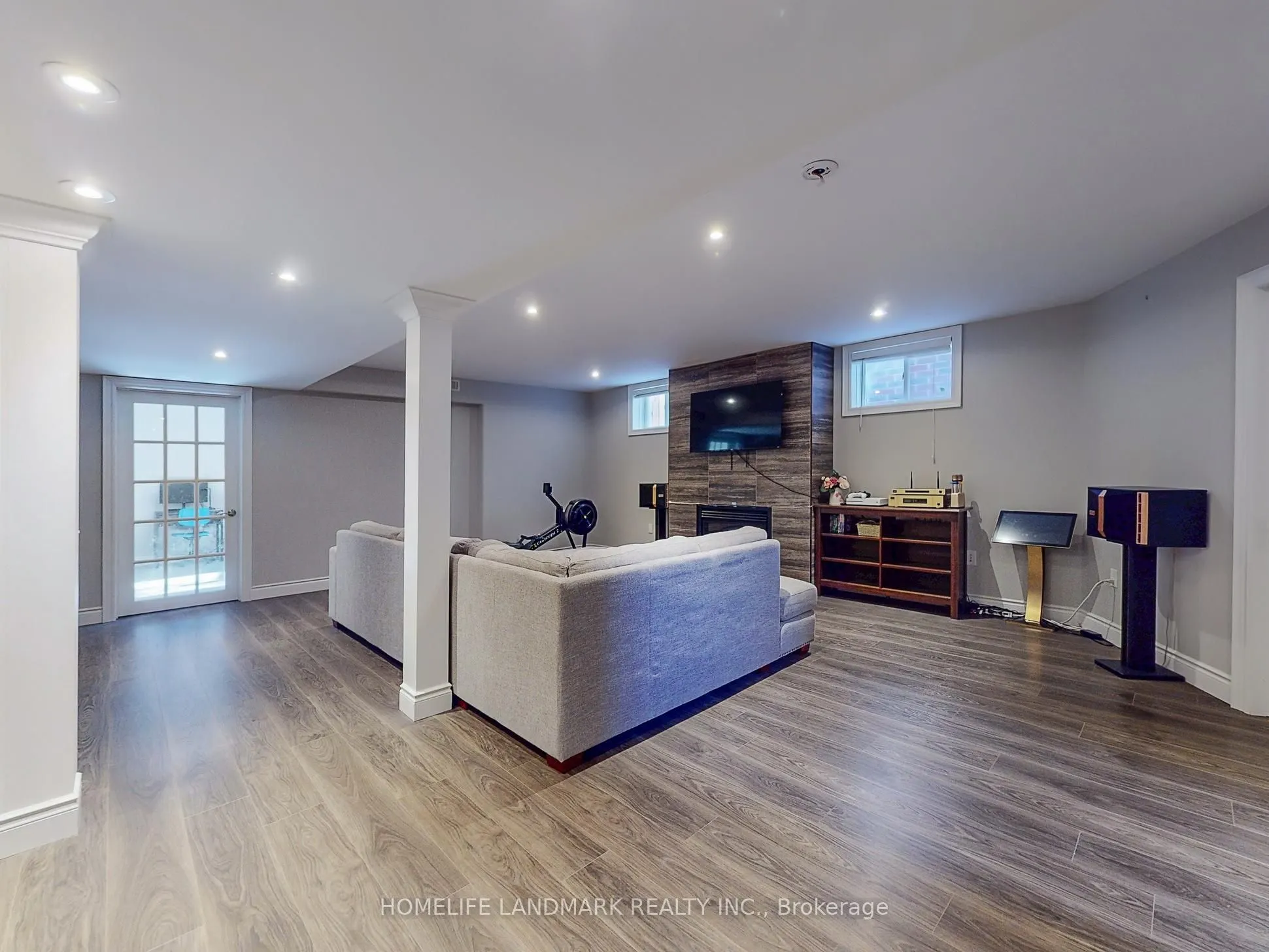 73 GRAIHAWK Drive