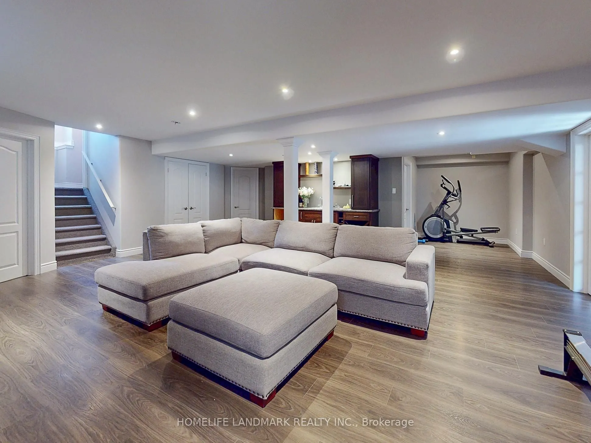 73 GRAIHAWK Drive