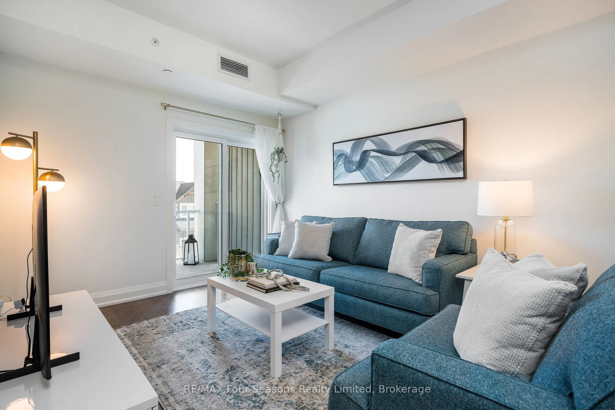 17 Spooner Crescent, #208