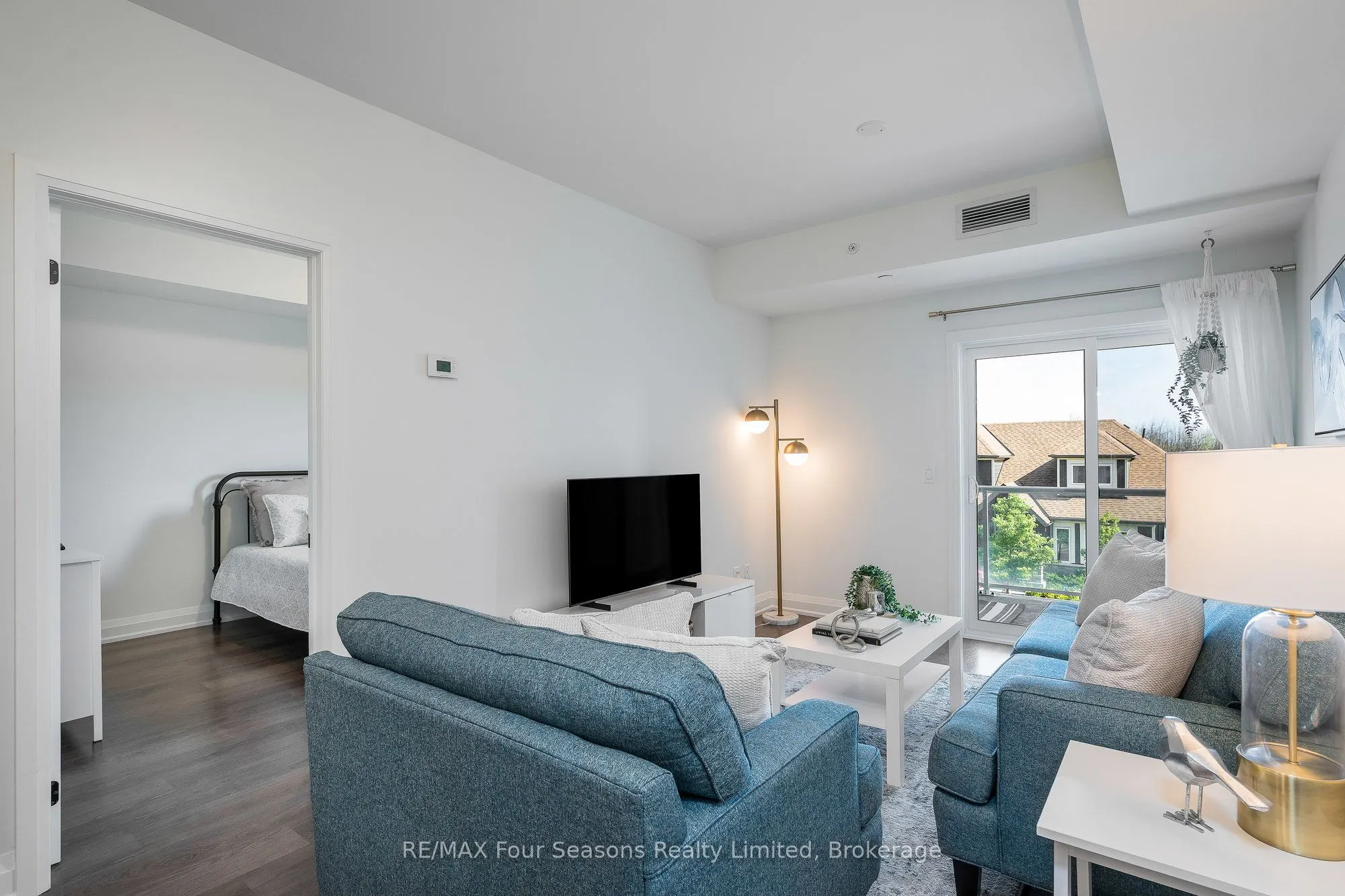 17 Spooner Crescent, #208