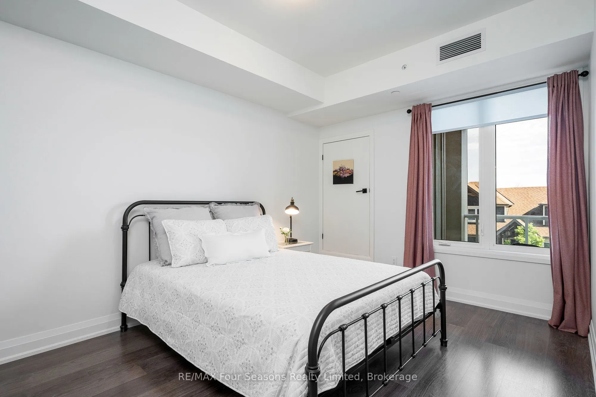17 Spooner Crescent, #208